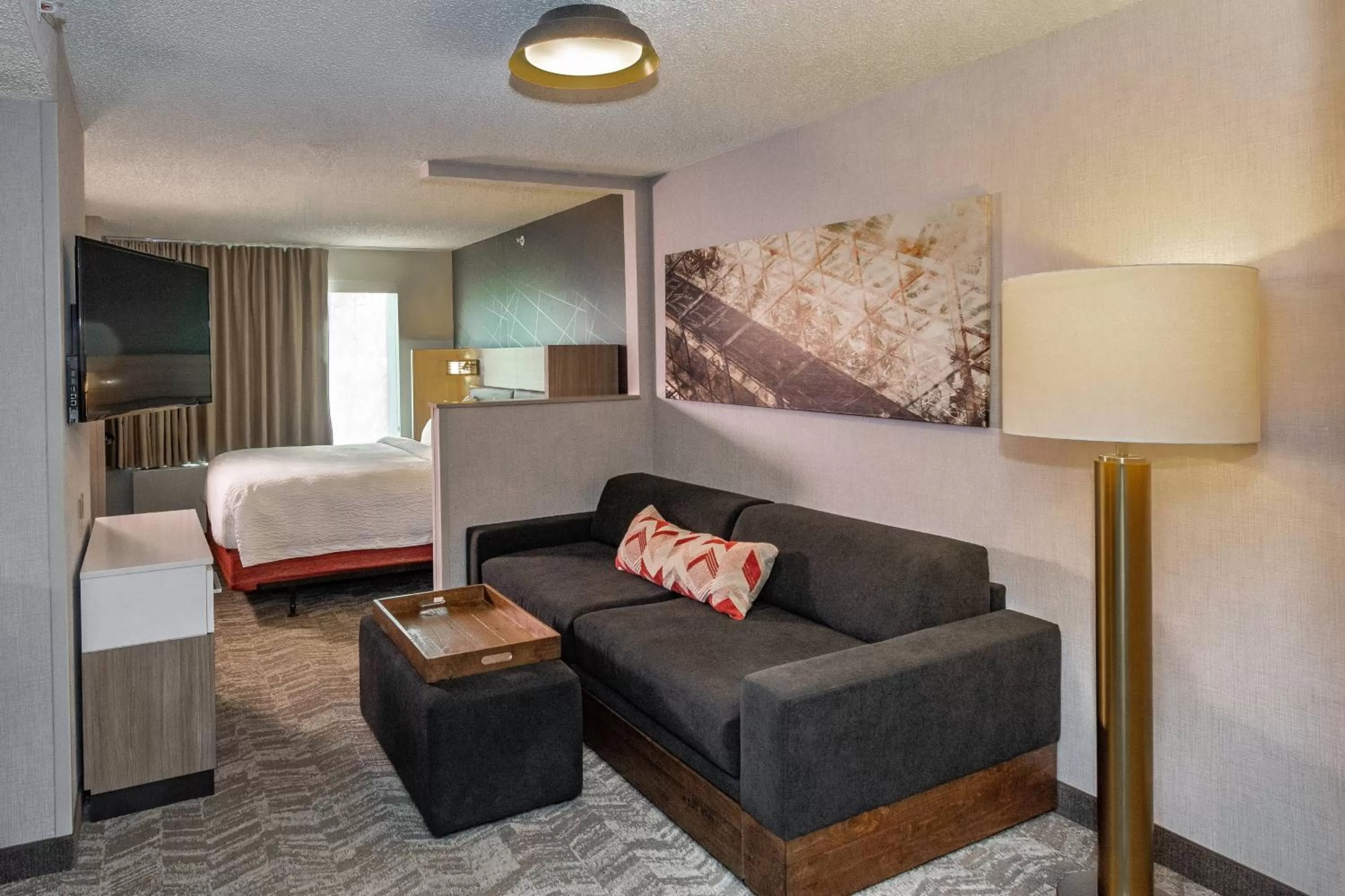 Living room, Bed in SpringHill Suites Anchorage Midtown