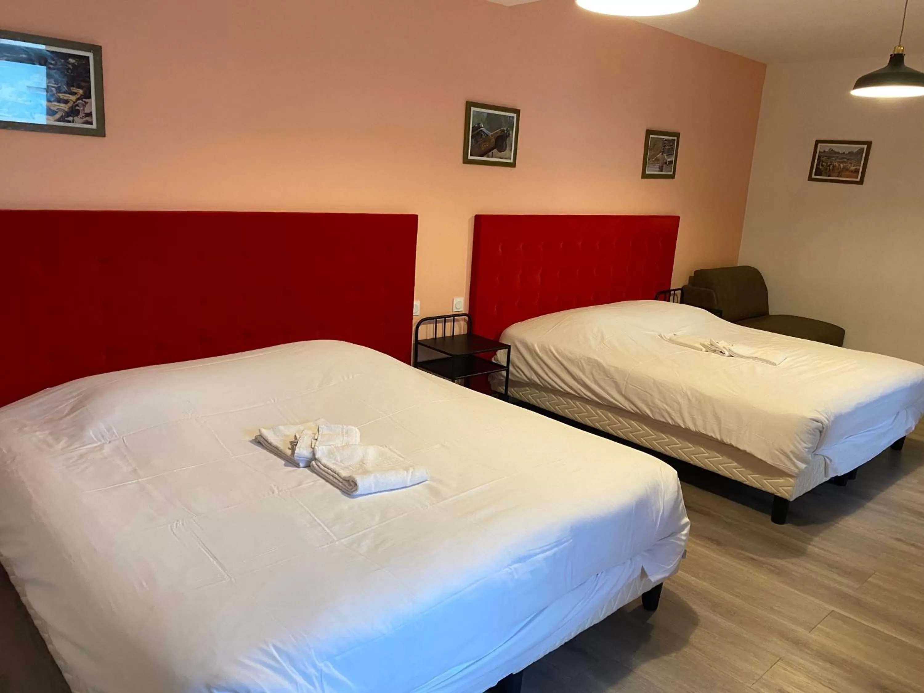 Bed in Hotel le Faisan