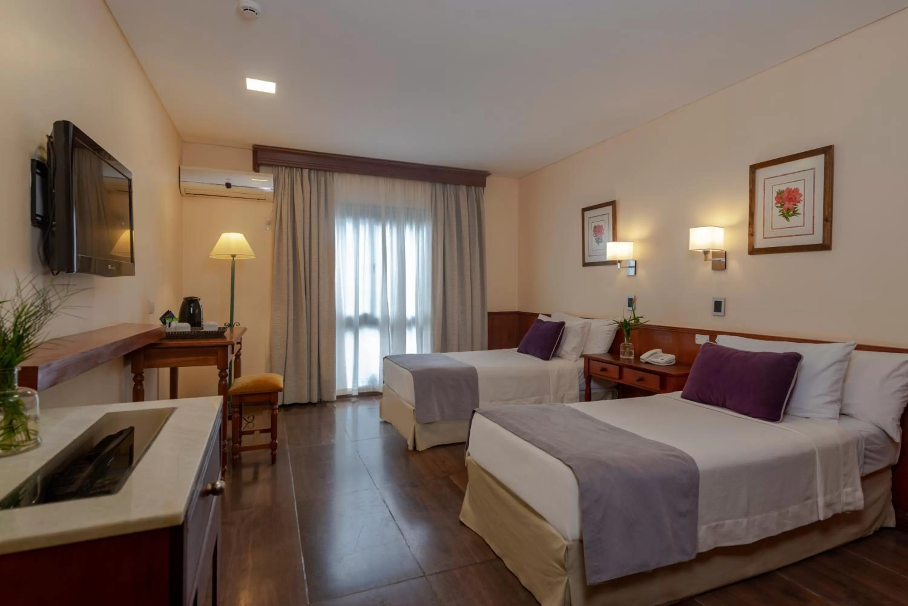 Photo of the whole room, Bed in Hotel Saint George