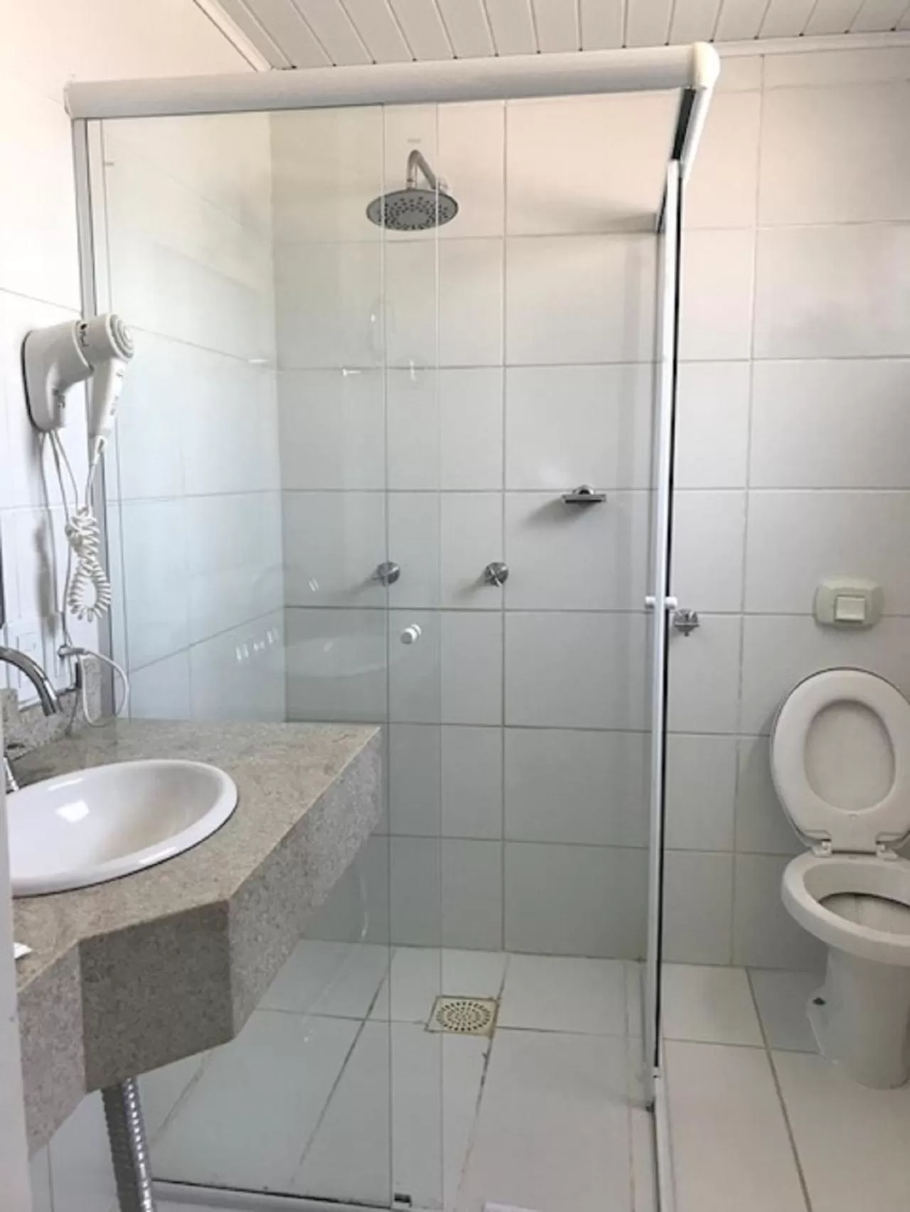 Bathroom in Farol Hotel