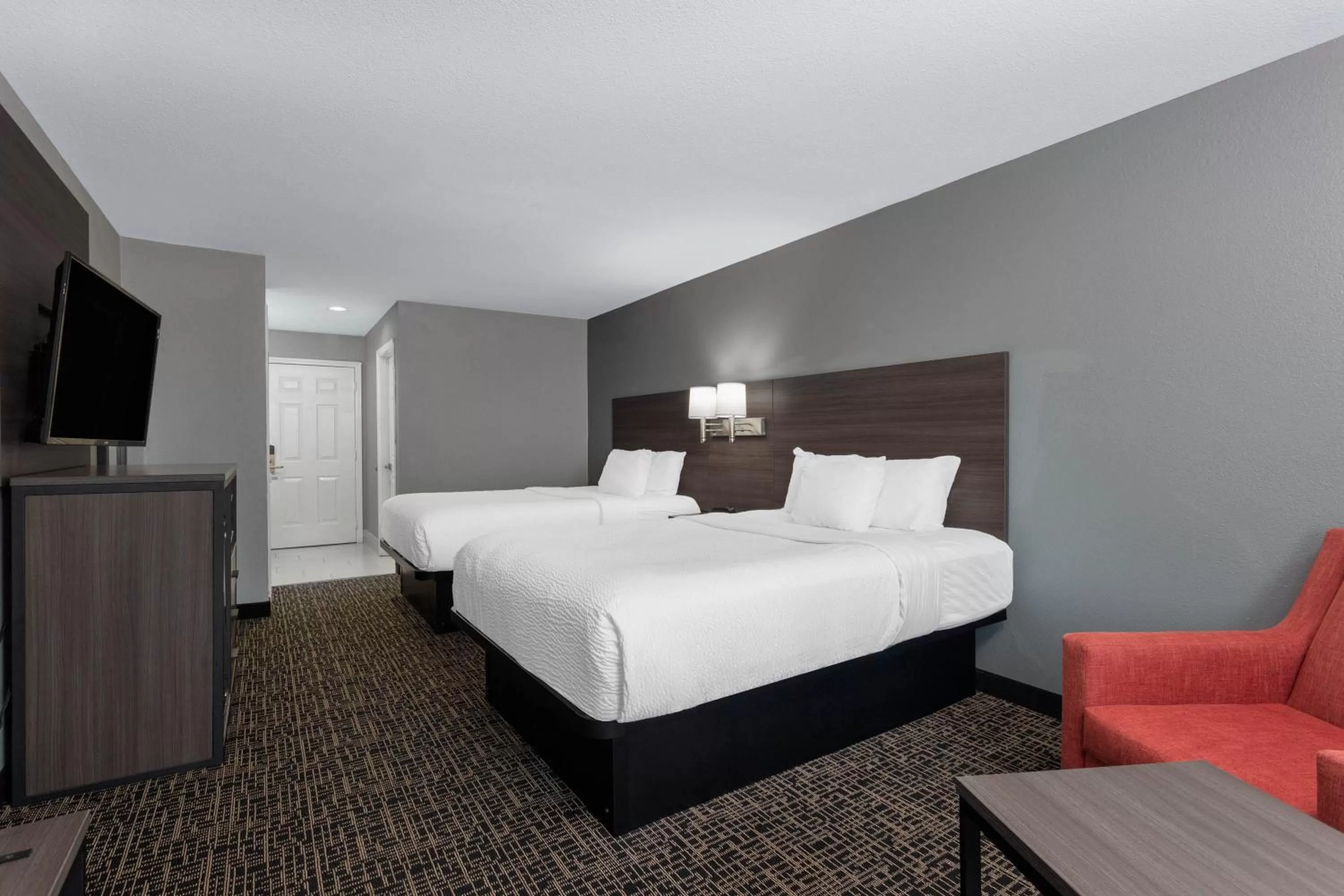 Photo of the whole room, Bed in Ramada by Wyndham Sellersburg/Louisville North