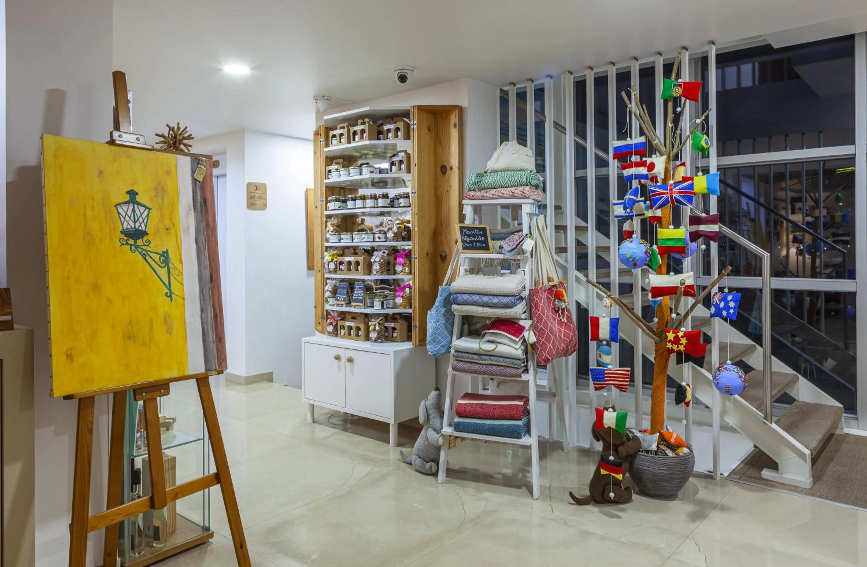 On-site shops in Boutique Hotel Casa do Outeiro - Arts & Crafts