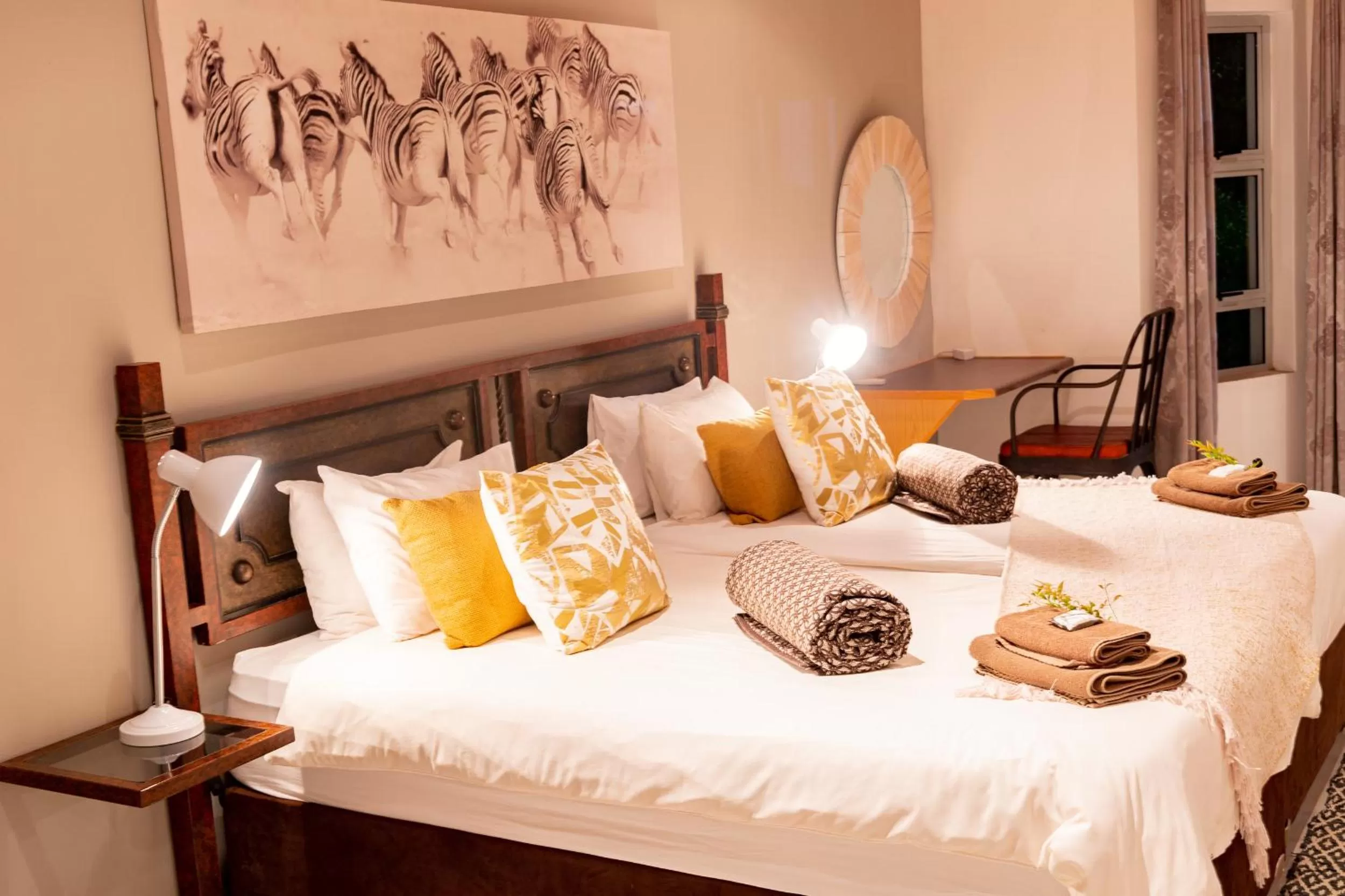 Bed in Out of Africa Town Lodge