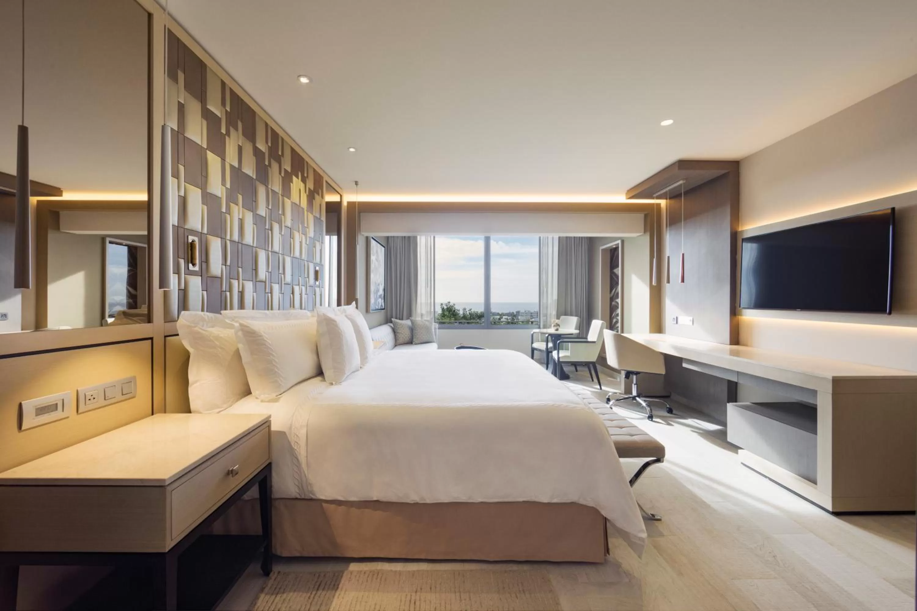 Ambassador Executive Junior Suite in El Embajador, a Royal Hideaway Hotel