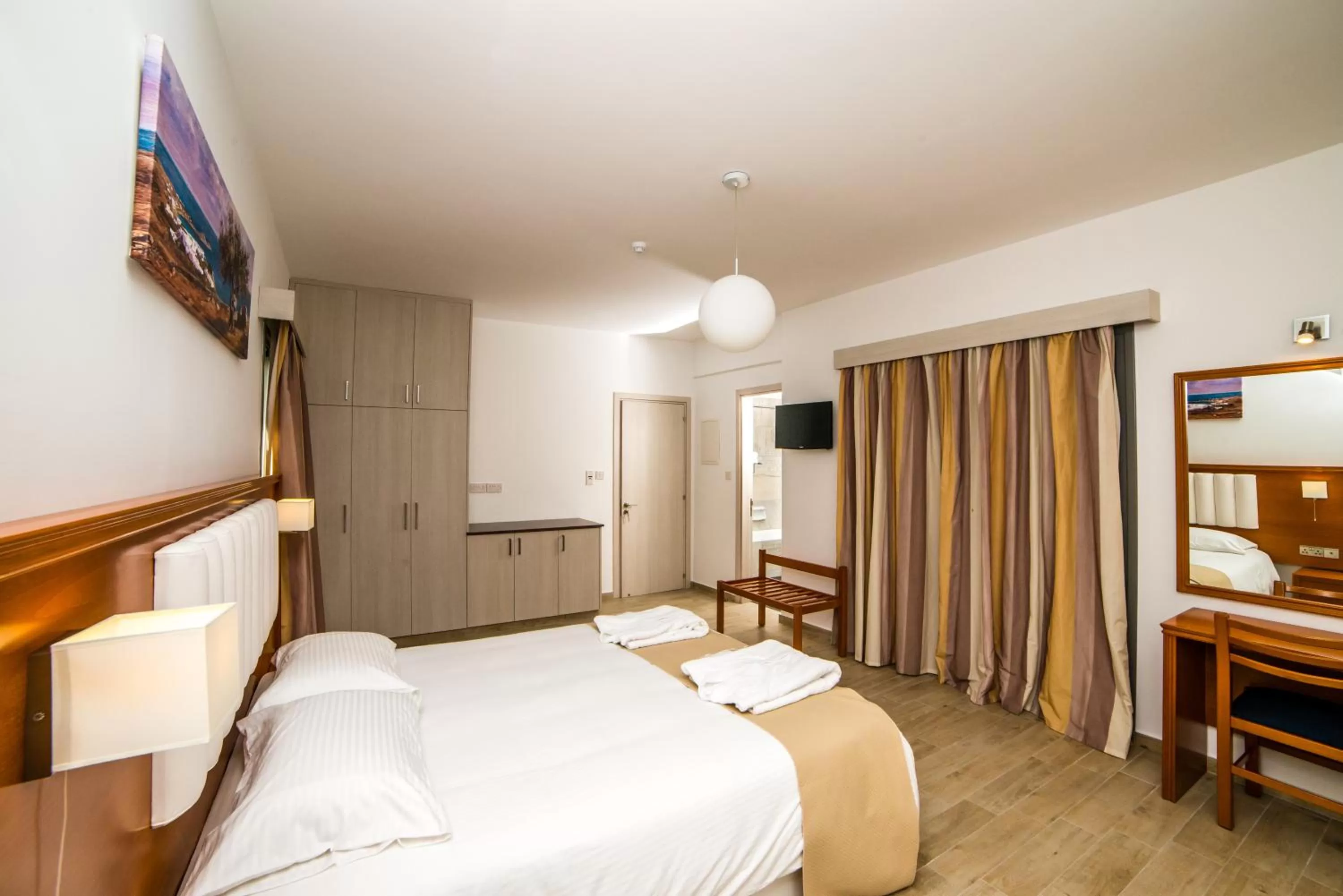 Bed in Kefalos Beach Tourist Village