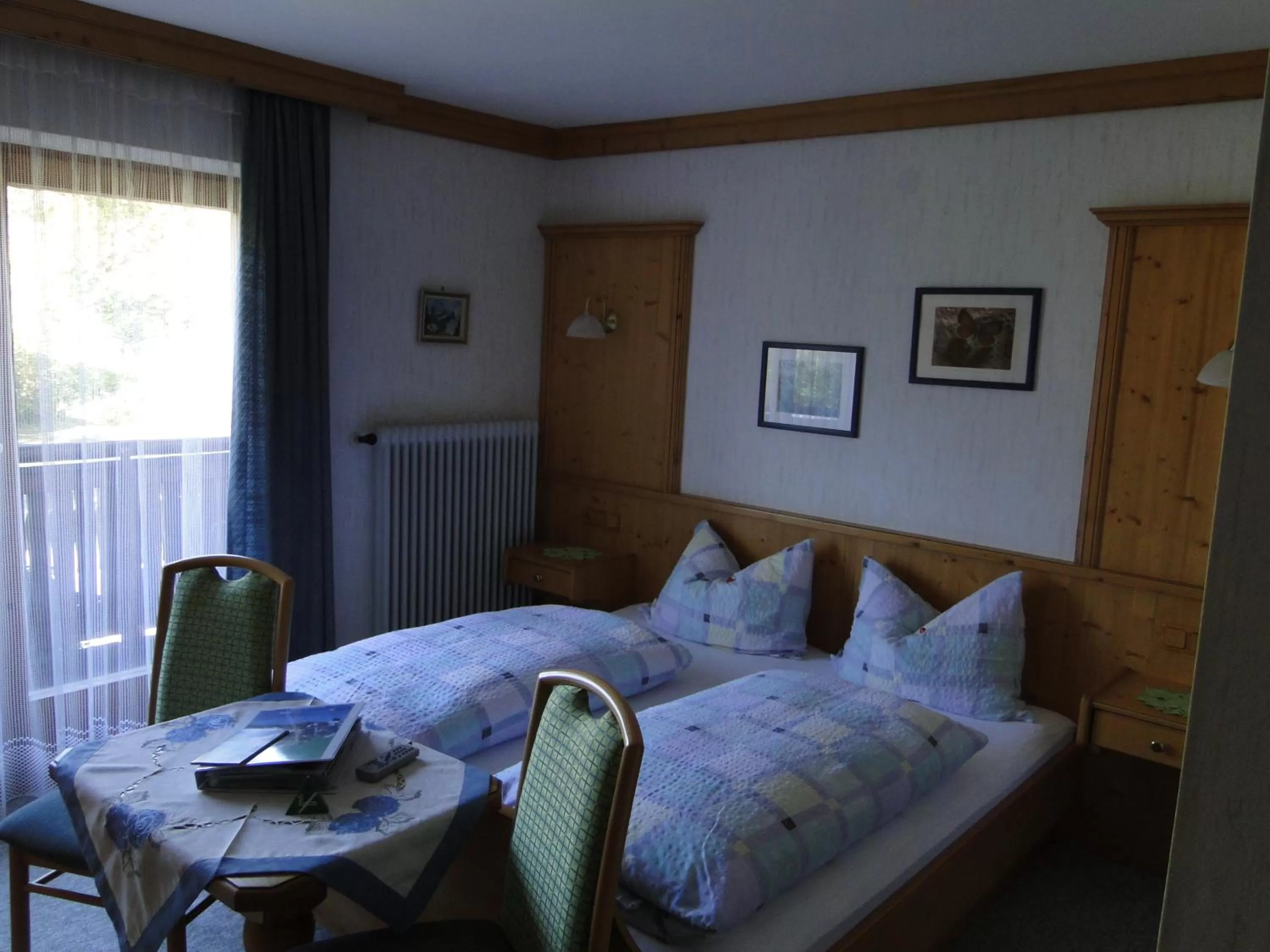 Photo of the whole room, Bed in Pension Wildental