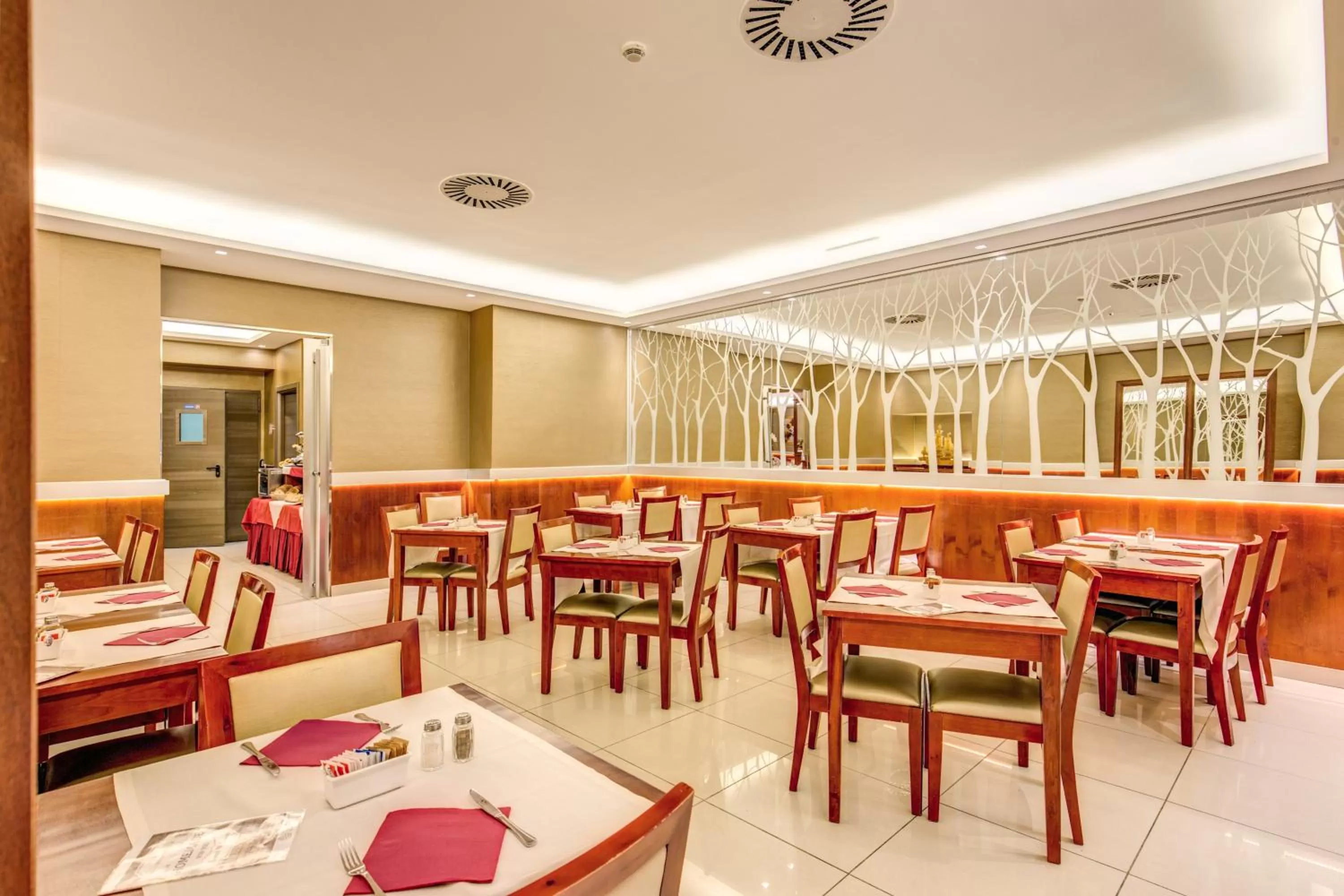 Restaurant/places to eat in Augusta Lucilla Palace