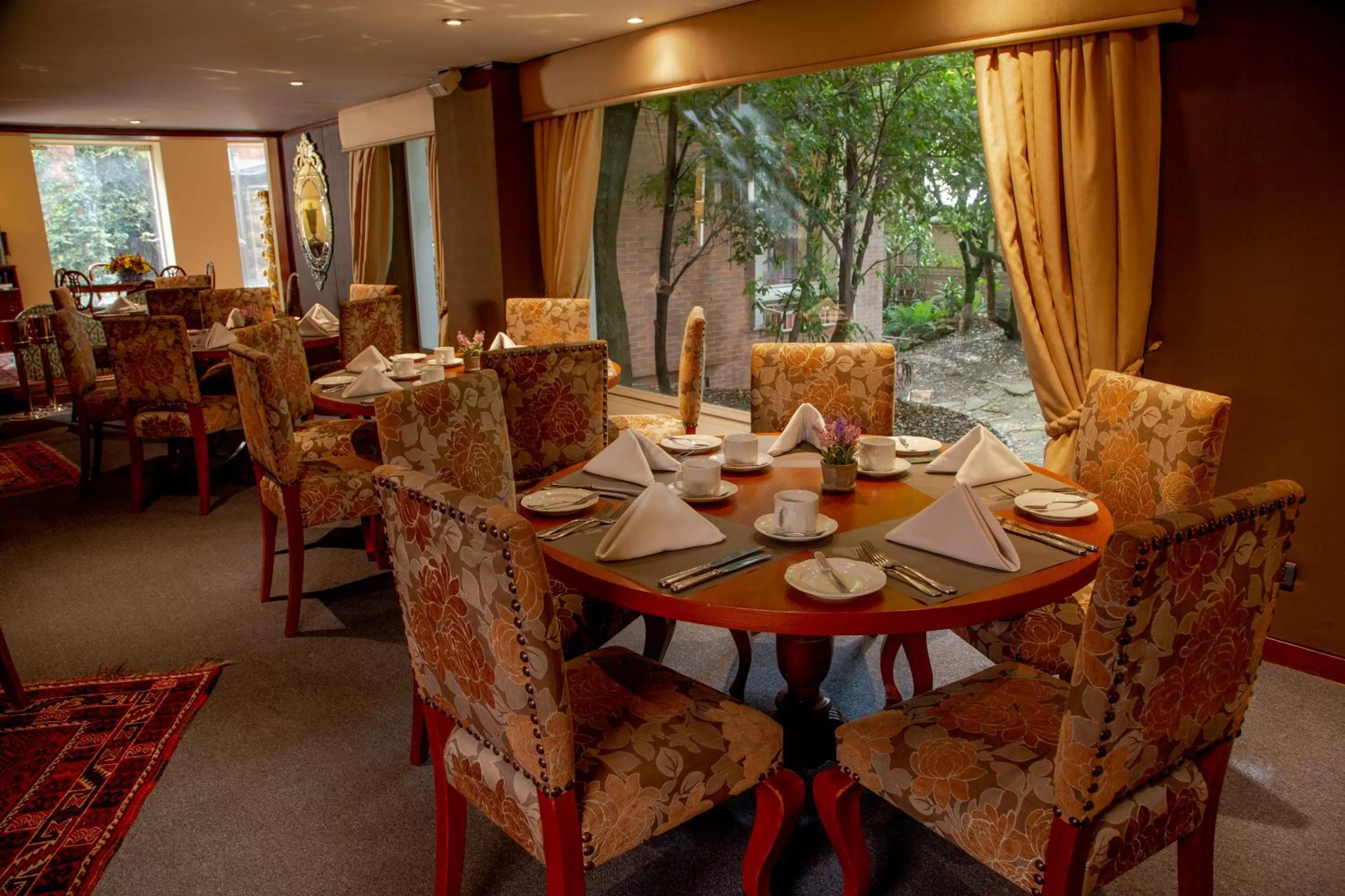 Restaurant/places to eat in Hotel Portón de la Cabrera