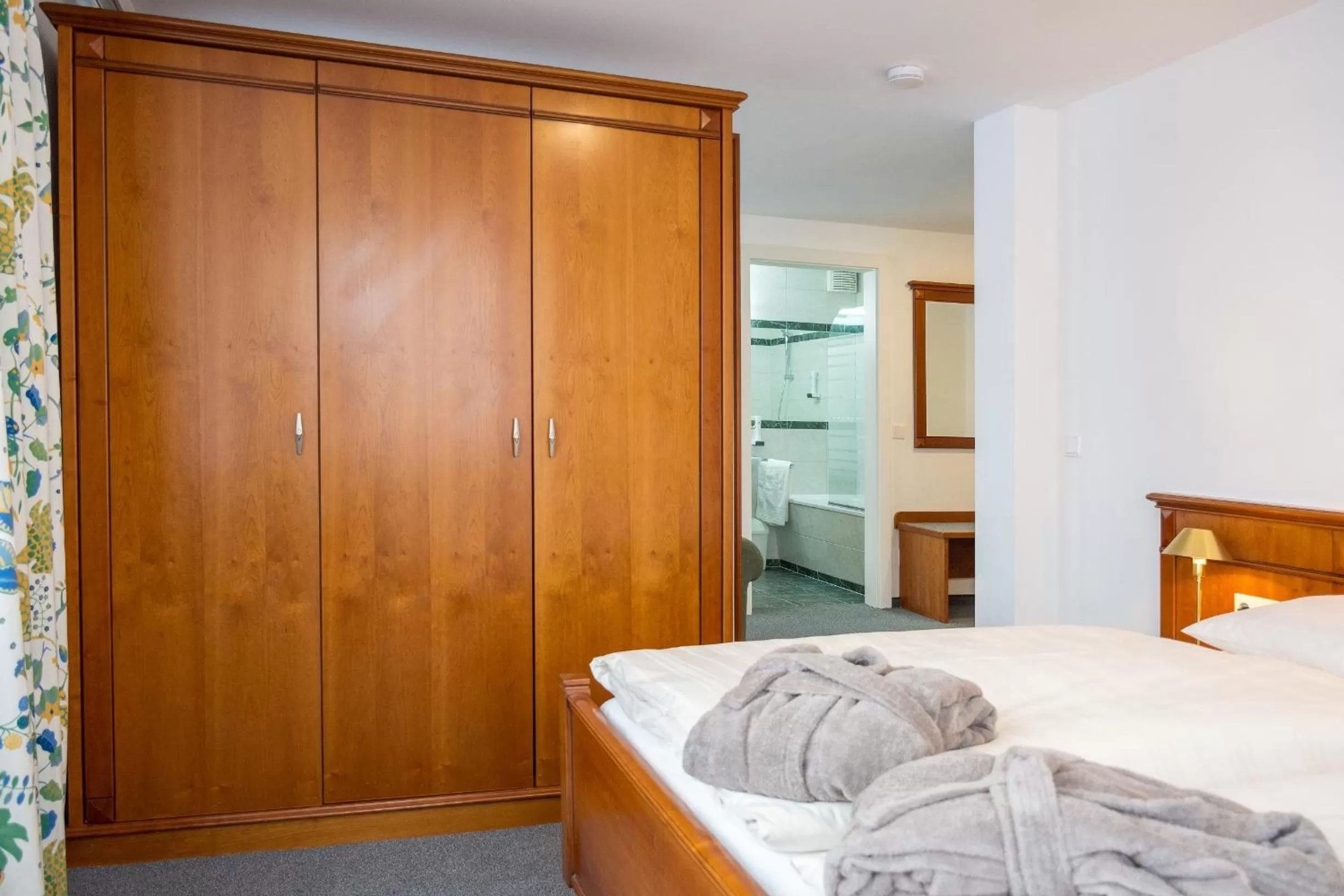 Bed in Landhotel Post Ebensee am Traunsee ***S