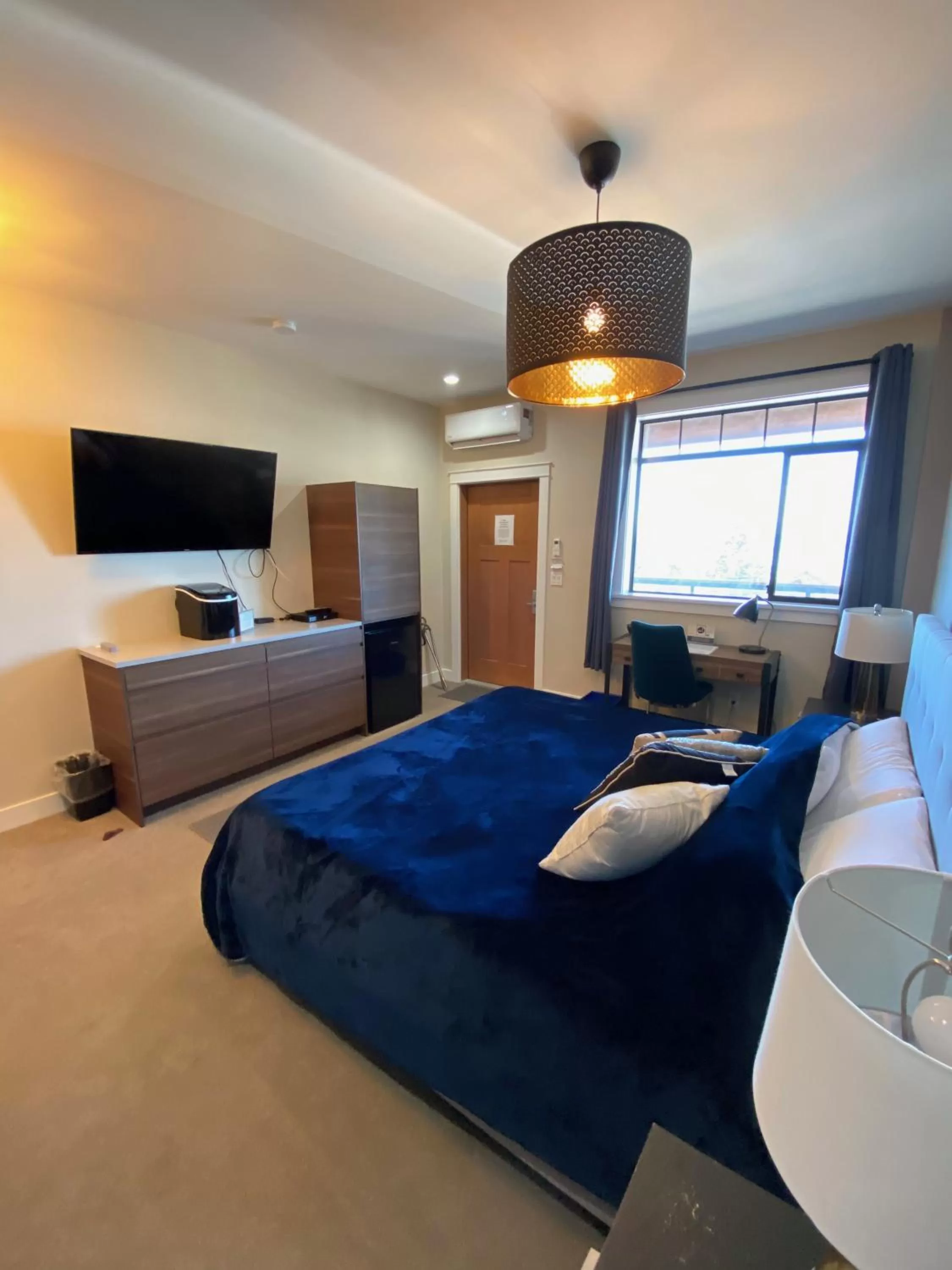 Photo of the whole room, Room Photo in Beyond Bliss Suites & Spa