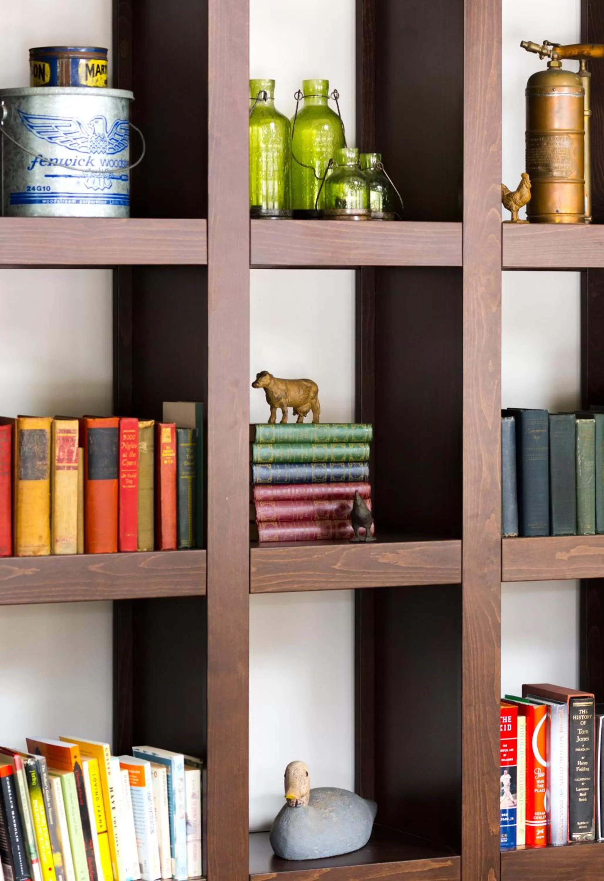 Library in 506 On the River Inn Woodstock