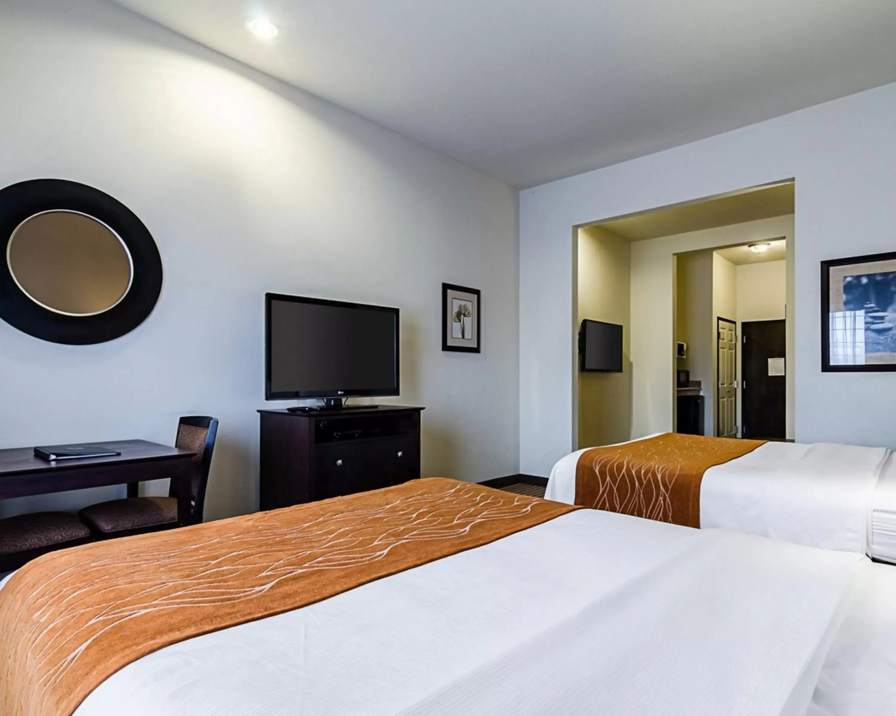 Queen Suite with Two Queen Beds - Non-Smoking in Comfort Inn & Suites Lawrence - University Area Queen Suite with Two Queen Beds - Non-Smoking in Comfort Inn & Suites Lawrence - University Area