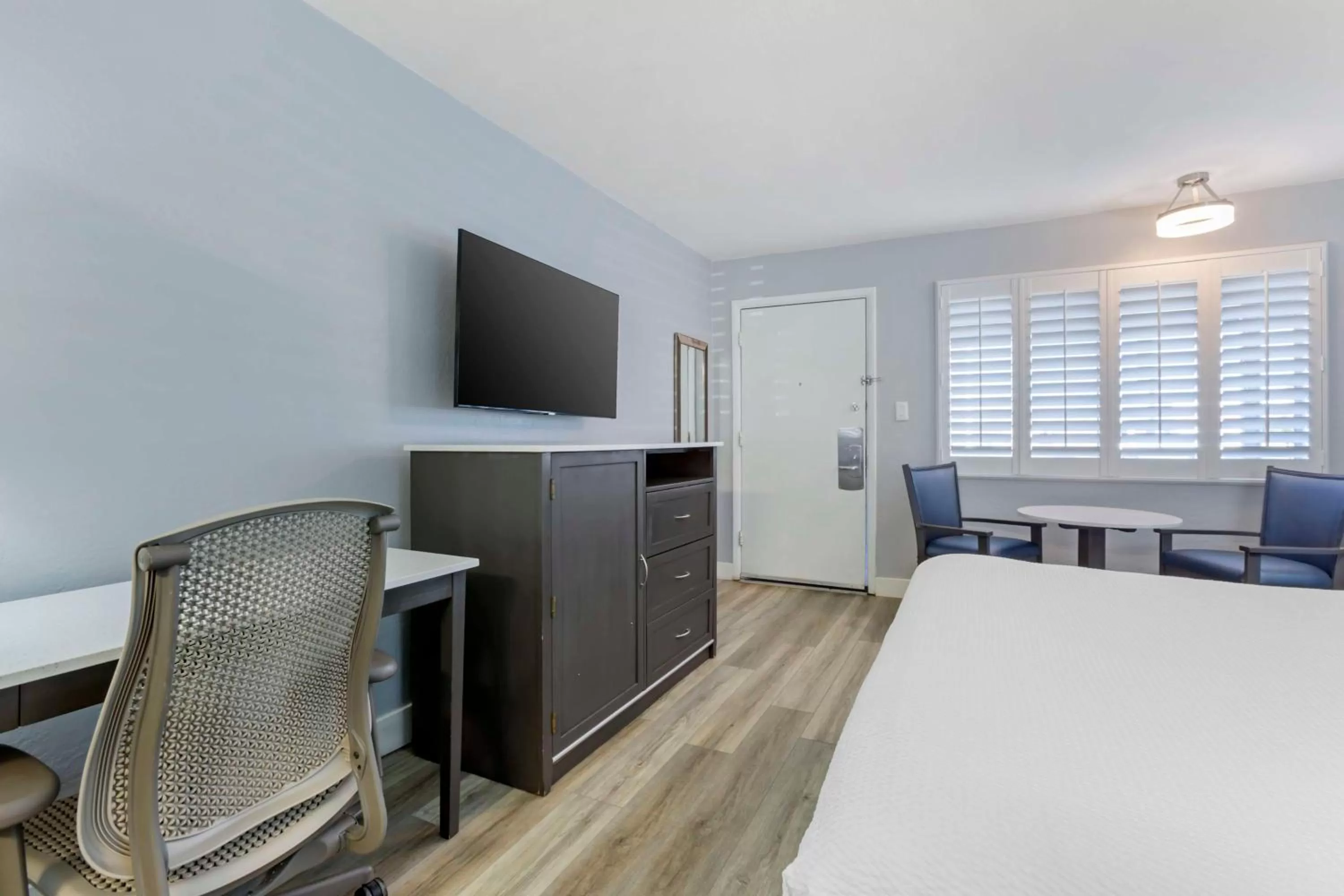 Bedroom, Bed in Best Western Space Age Lodge