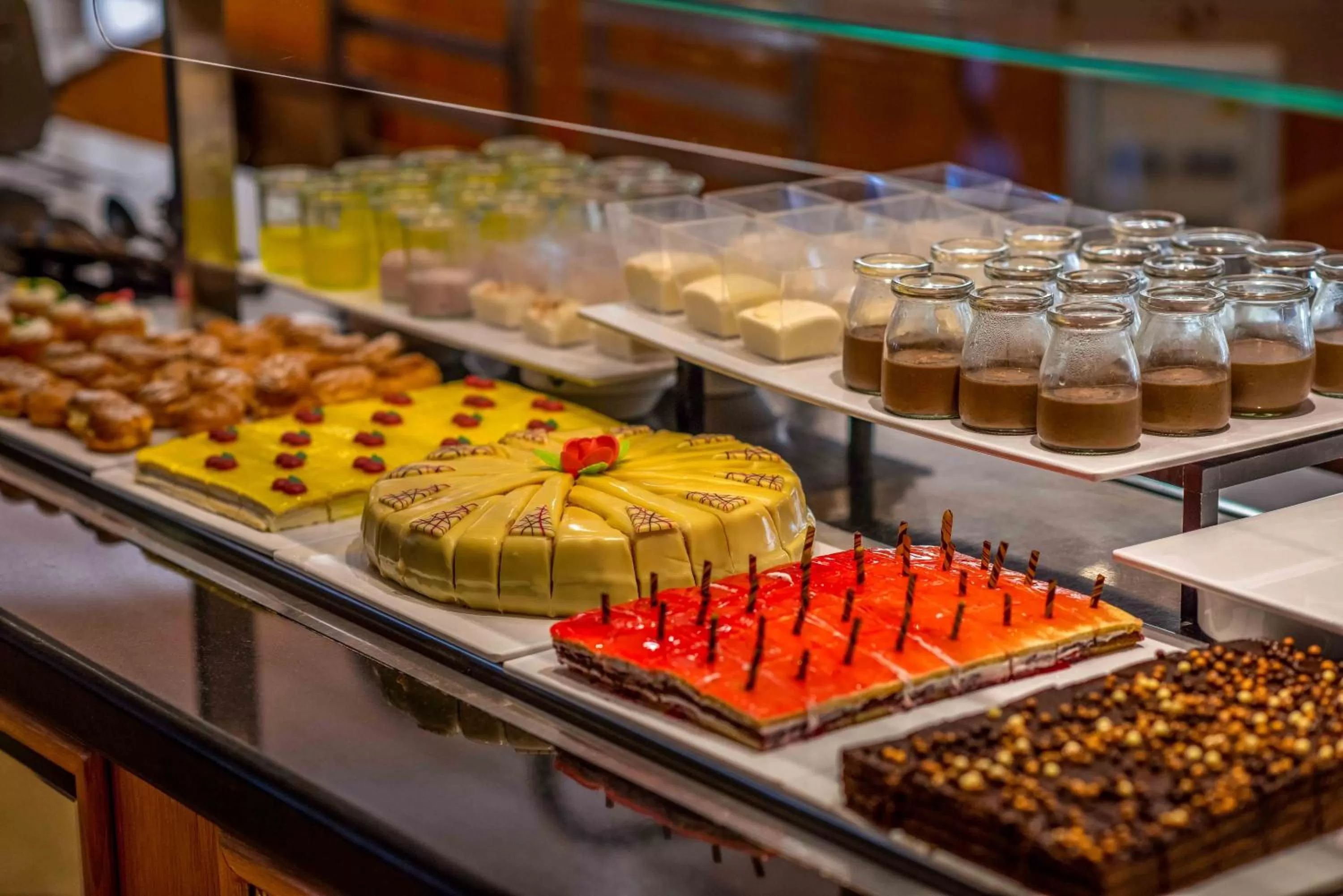 Food and drinks in Valentin Park Club