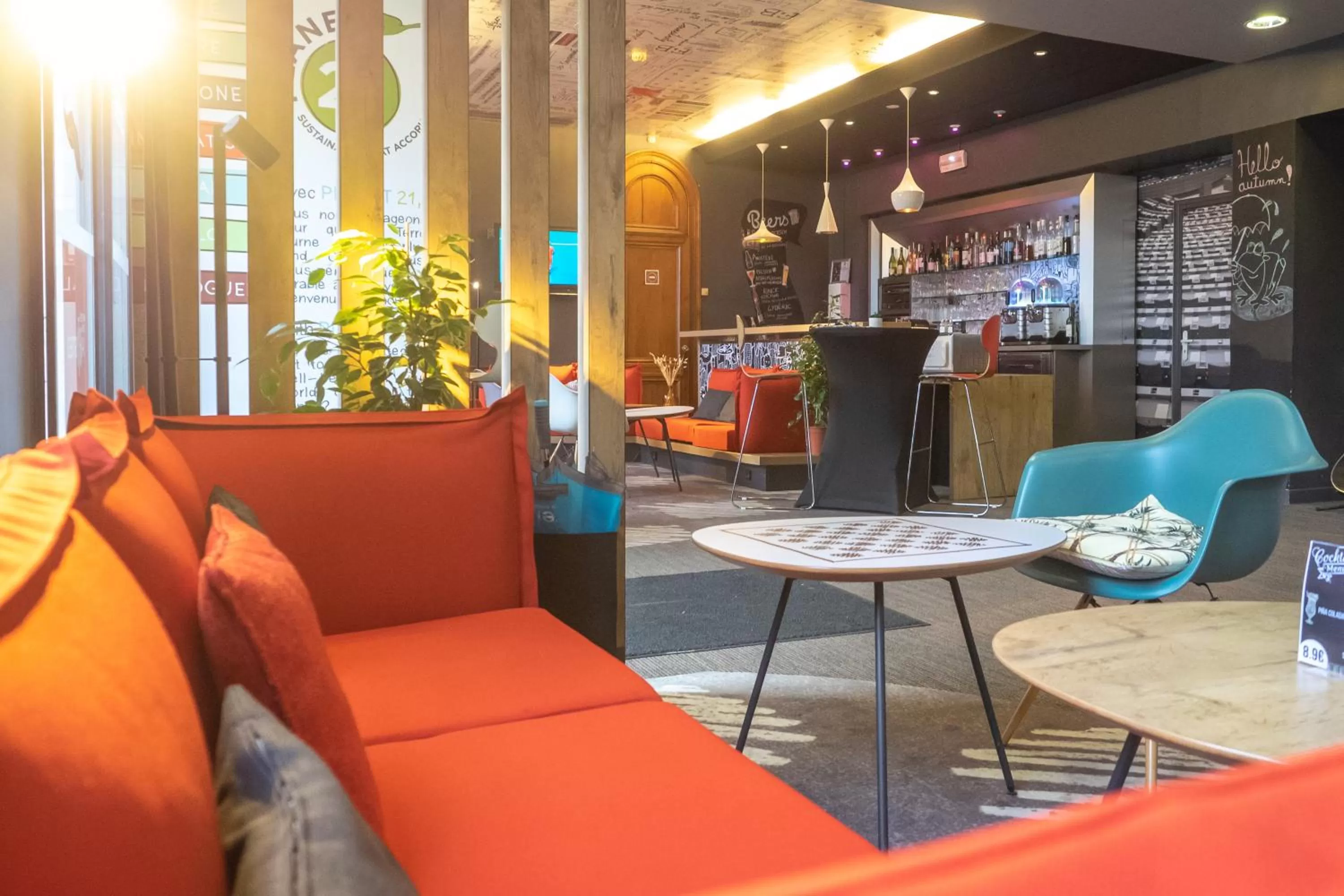 Lobby or reception in ibis Douai Centre