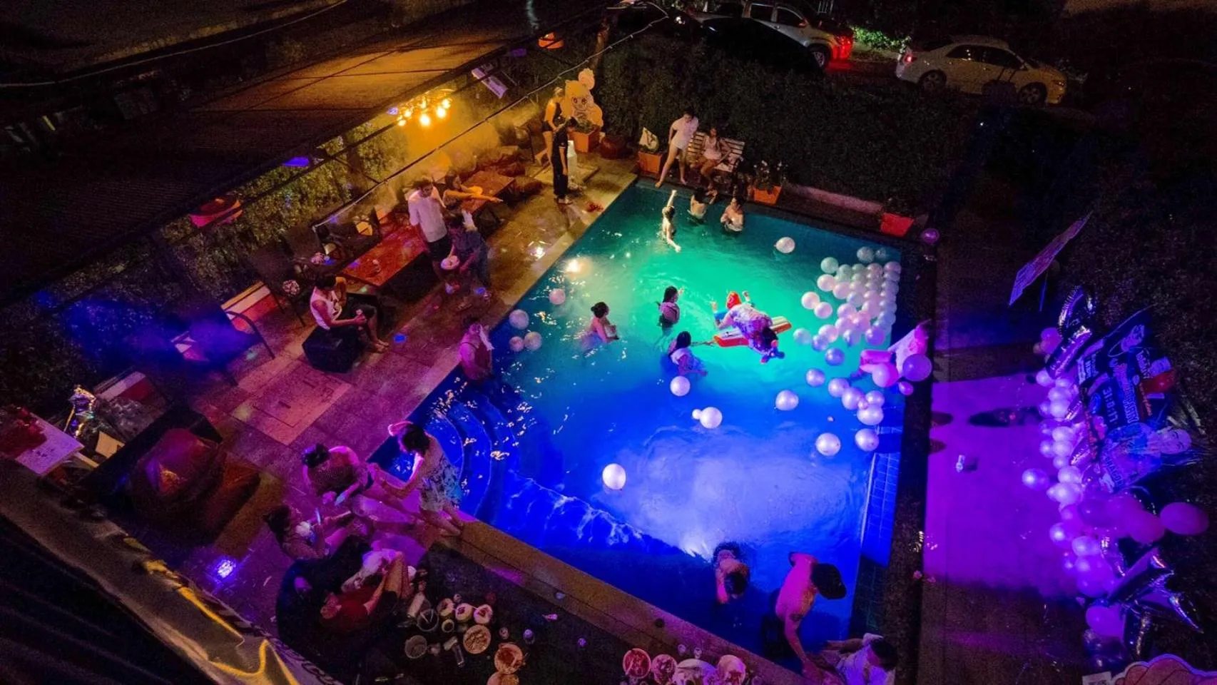 18 Bedroom Villa with Private Pool in Villa Navin