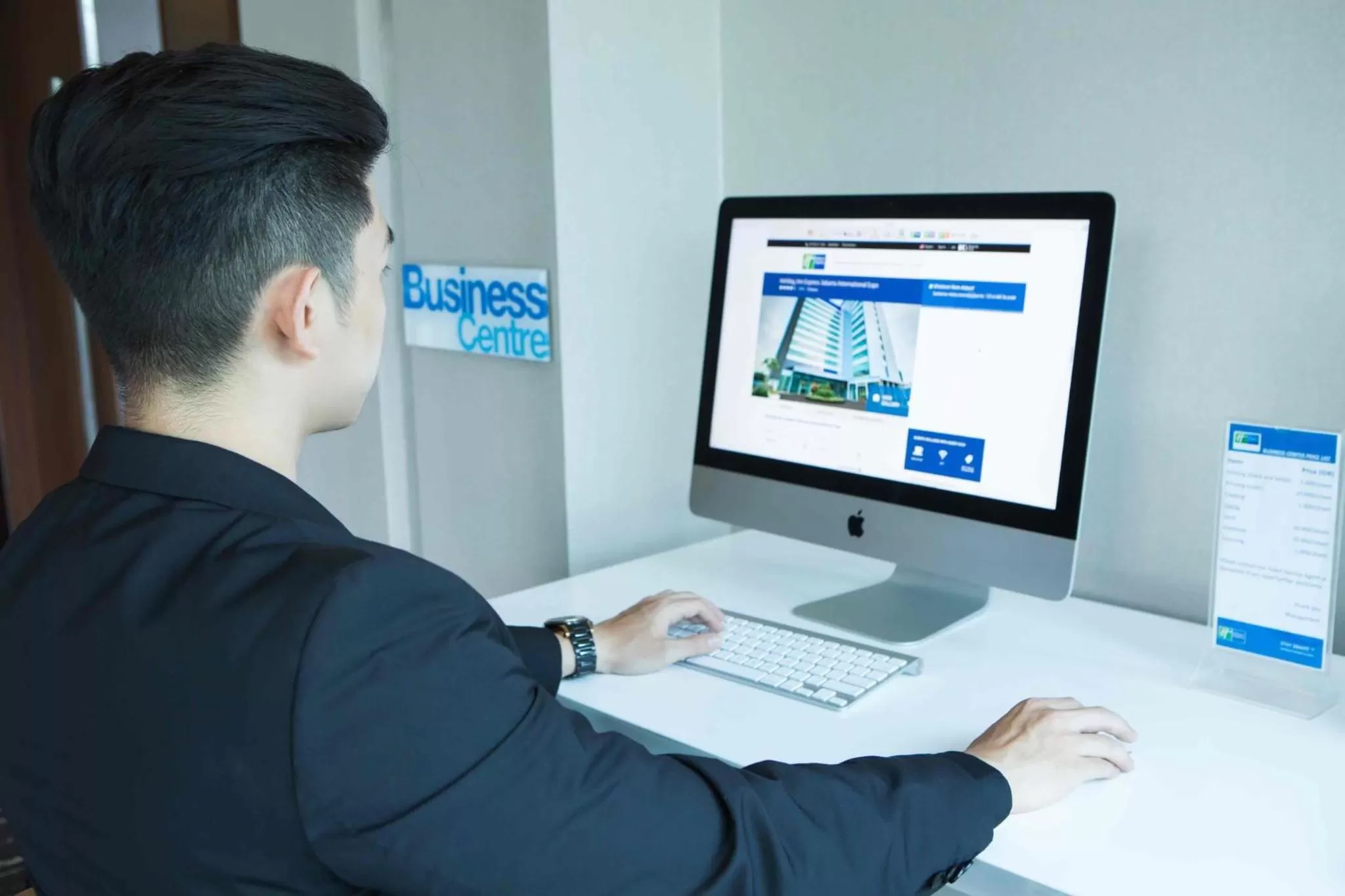 Swimming pool in Holiday Inn Express Jakarta International Expo by IHG