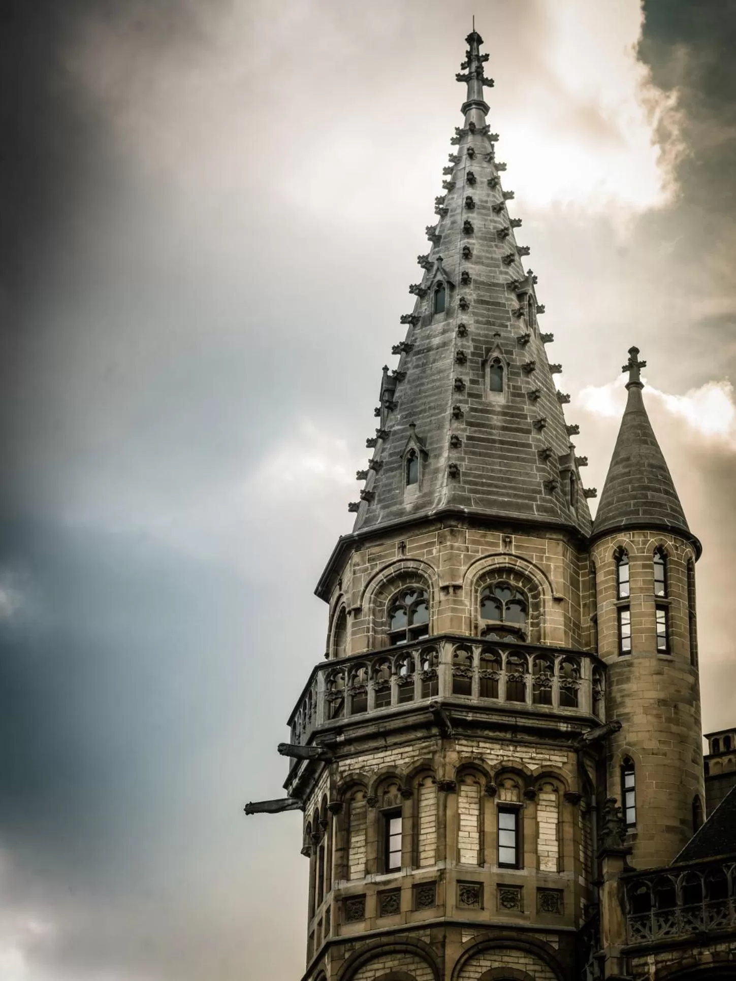 Facade/entrance in 1898 The Post