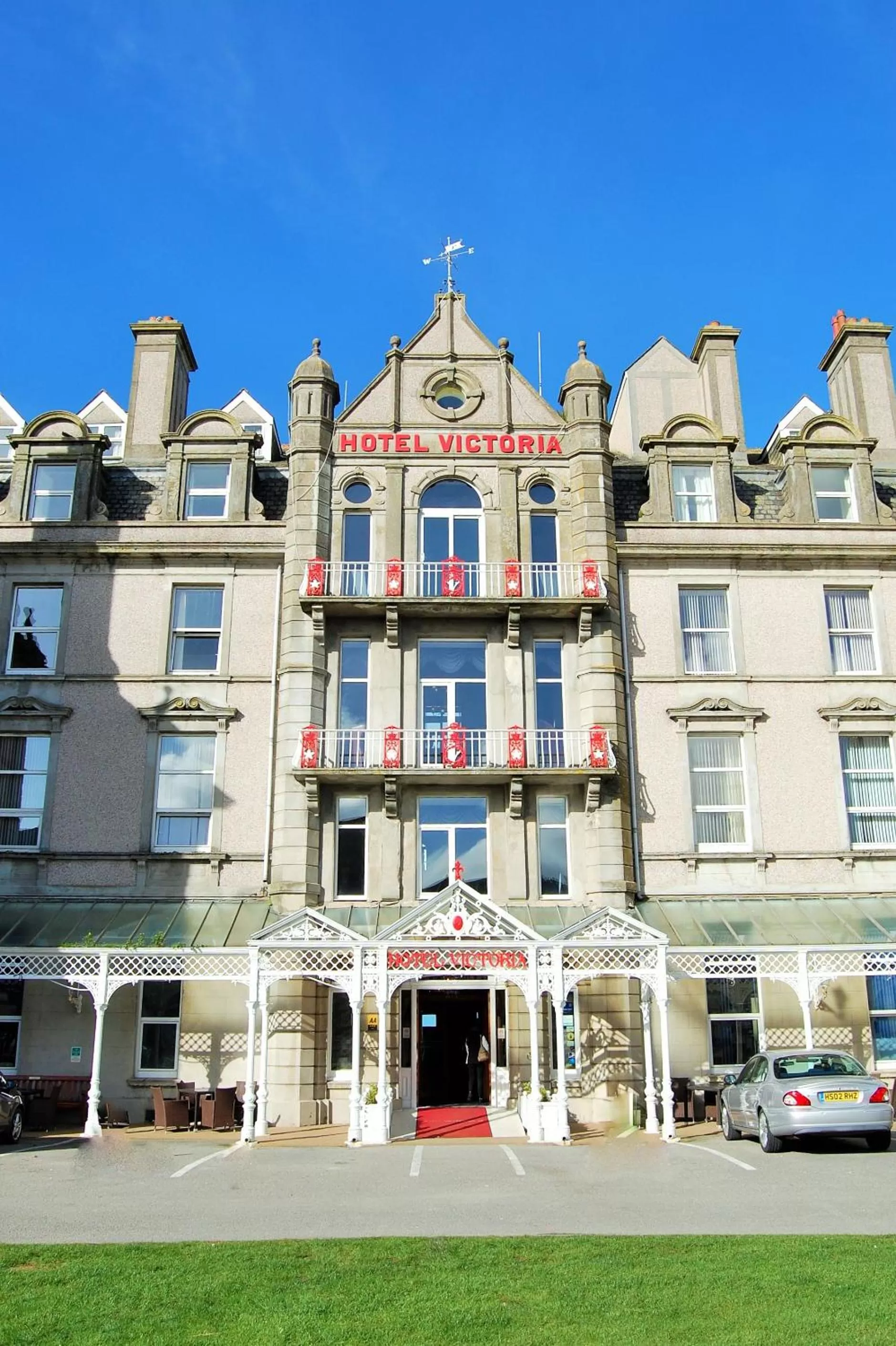 Property building in Hotel Victoria