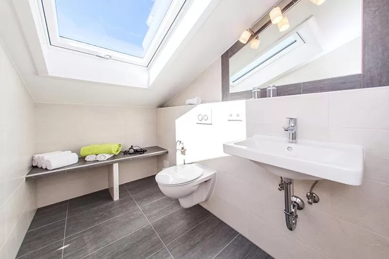 Bathroom in Zirbelstube