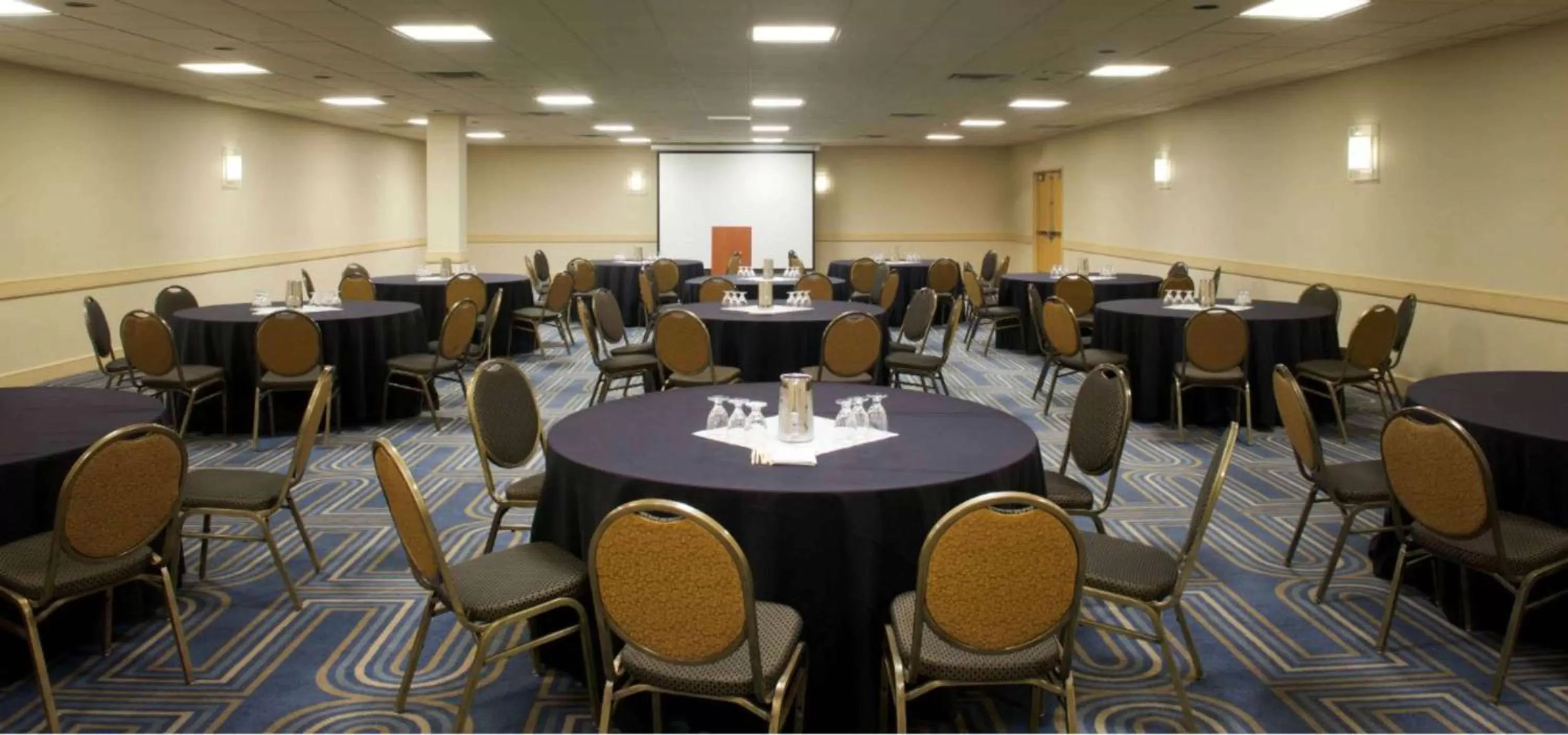 Meeting/conference room in DoubleTree by Hilton Bloomington Minneapolis South