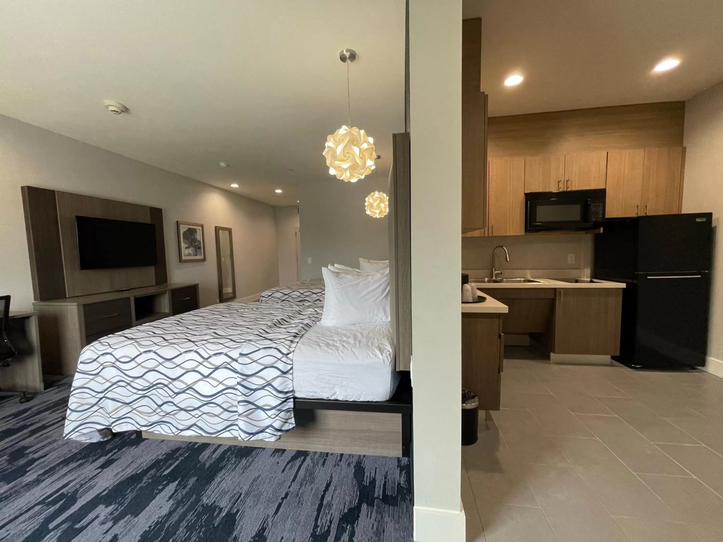 Photo of the whole room, Bed in Palace Inn Blue Houston East Beltway 8