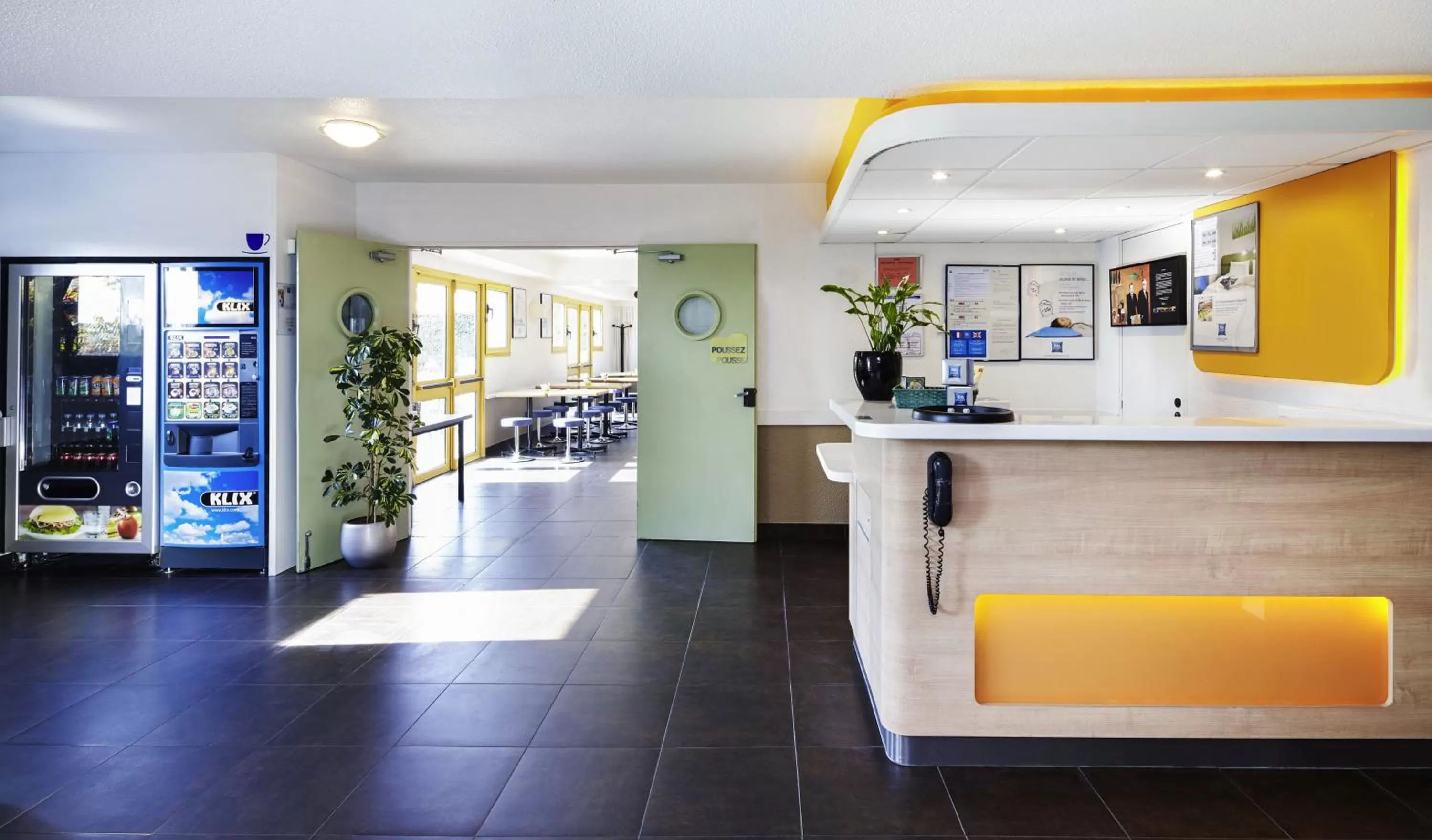 Lobby or reception in ibis budget Chartres