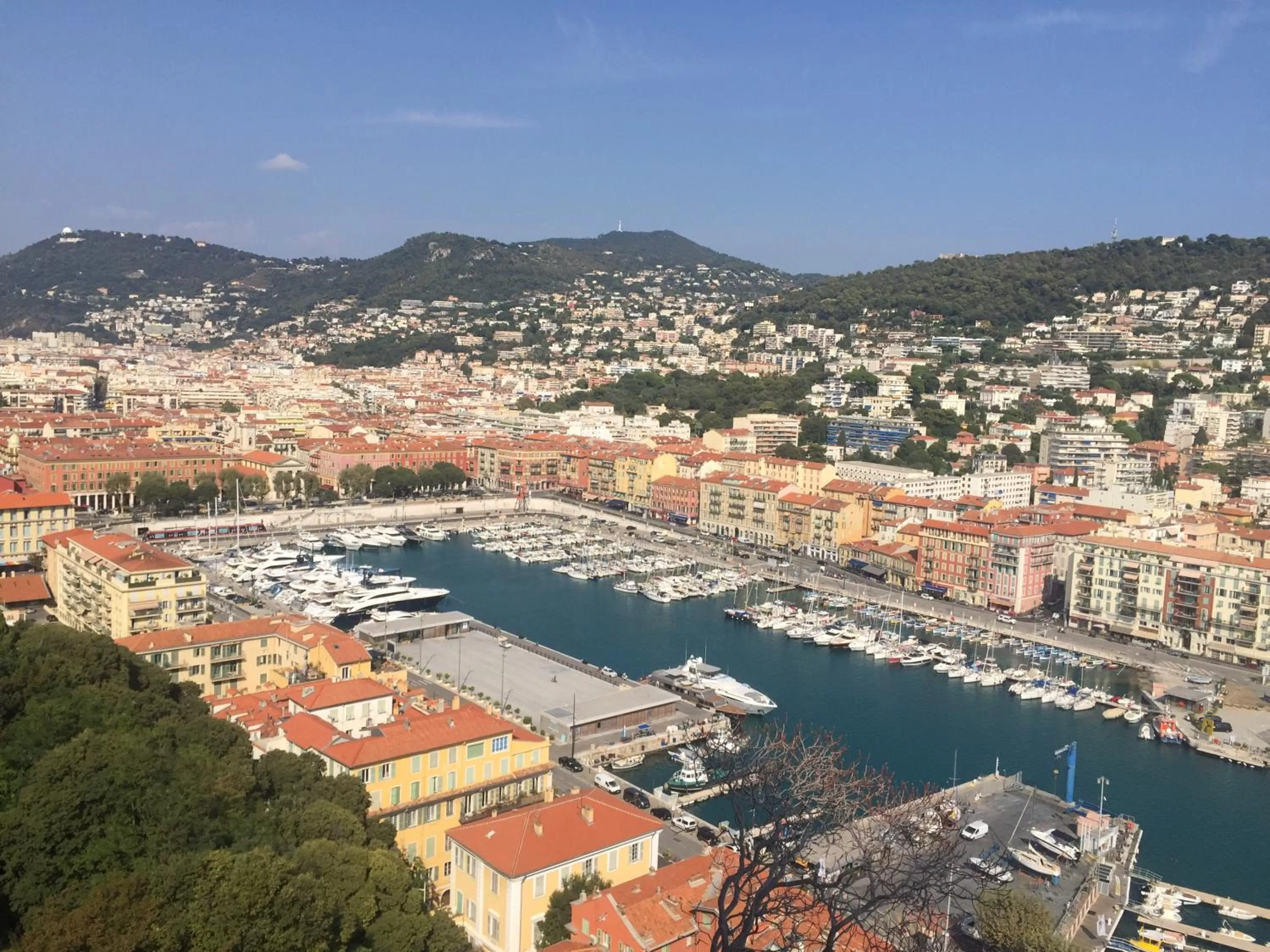 Chambre et sa salle de bain privée cocooning labellisée