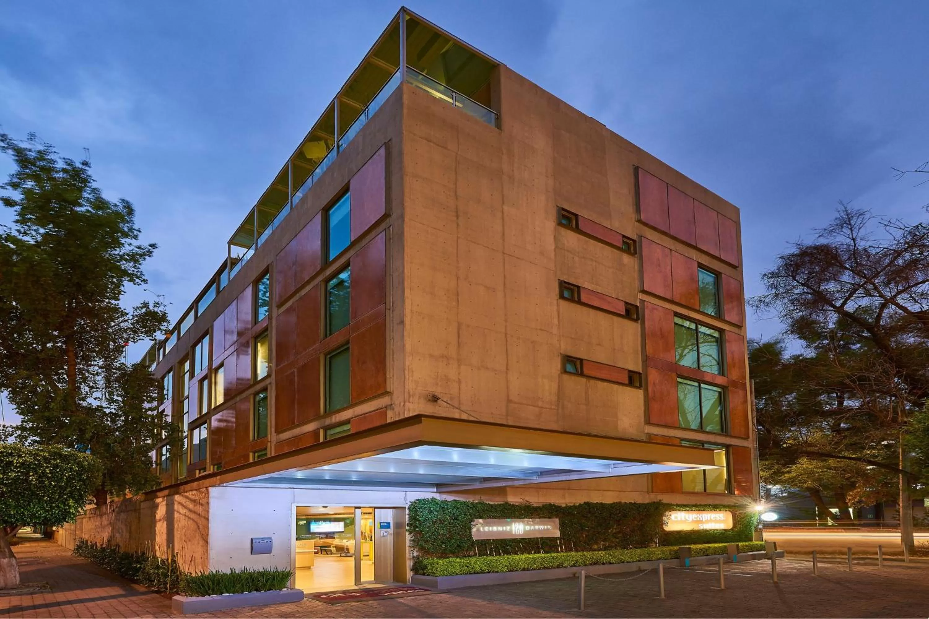 Property building in City Express Suites by Marriott Ciudad de México Anzures