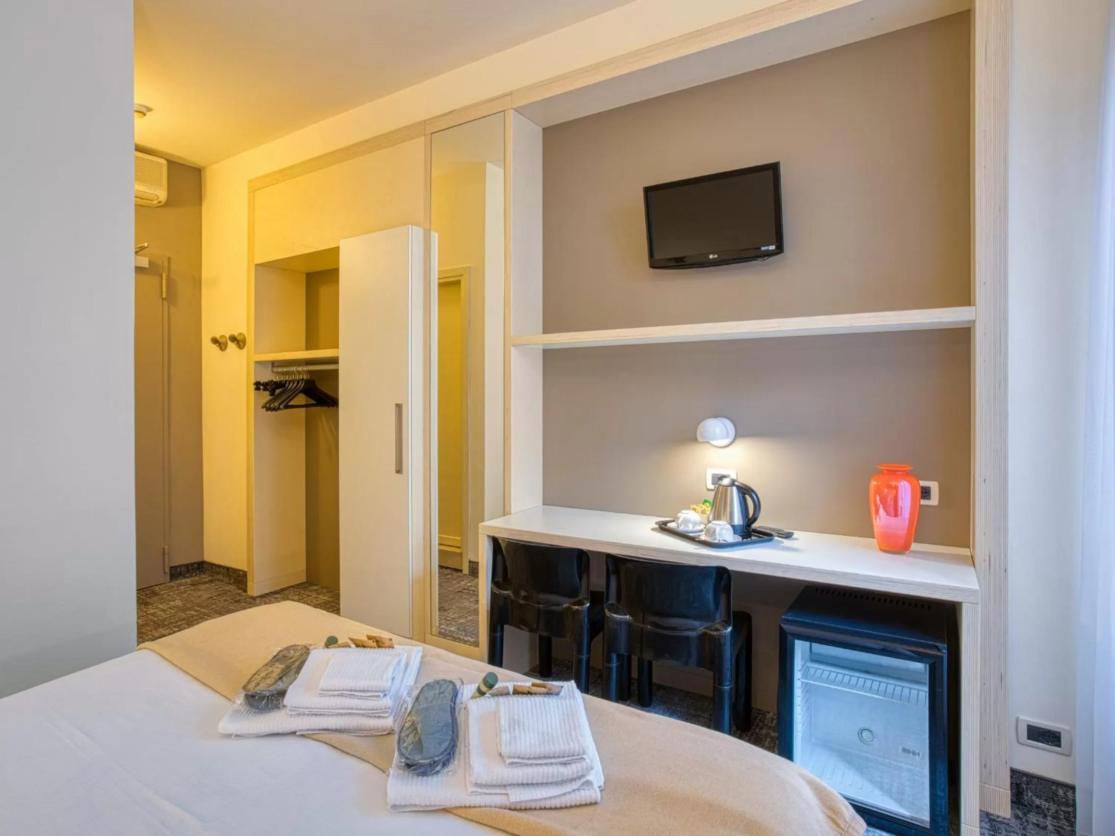 Photo of the whole room, Bed in Hotel Piroscafo