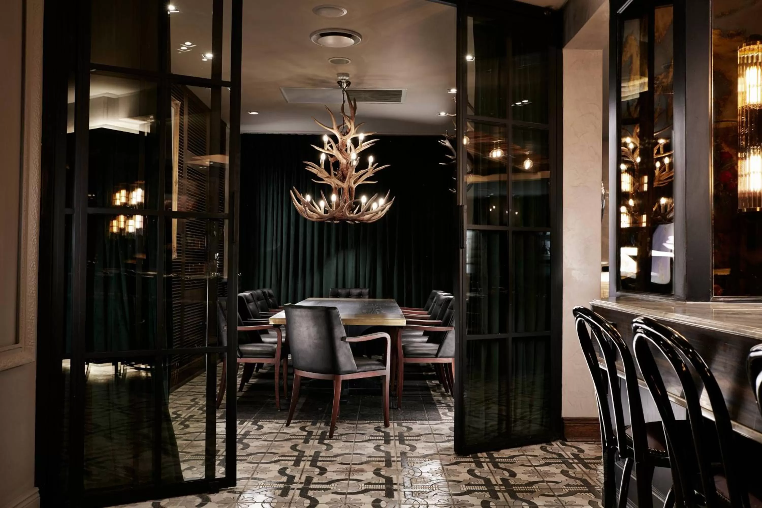 Restaurant/places to eat in Protea Hotel by Marriott Johannesburg Balalaika Sandton