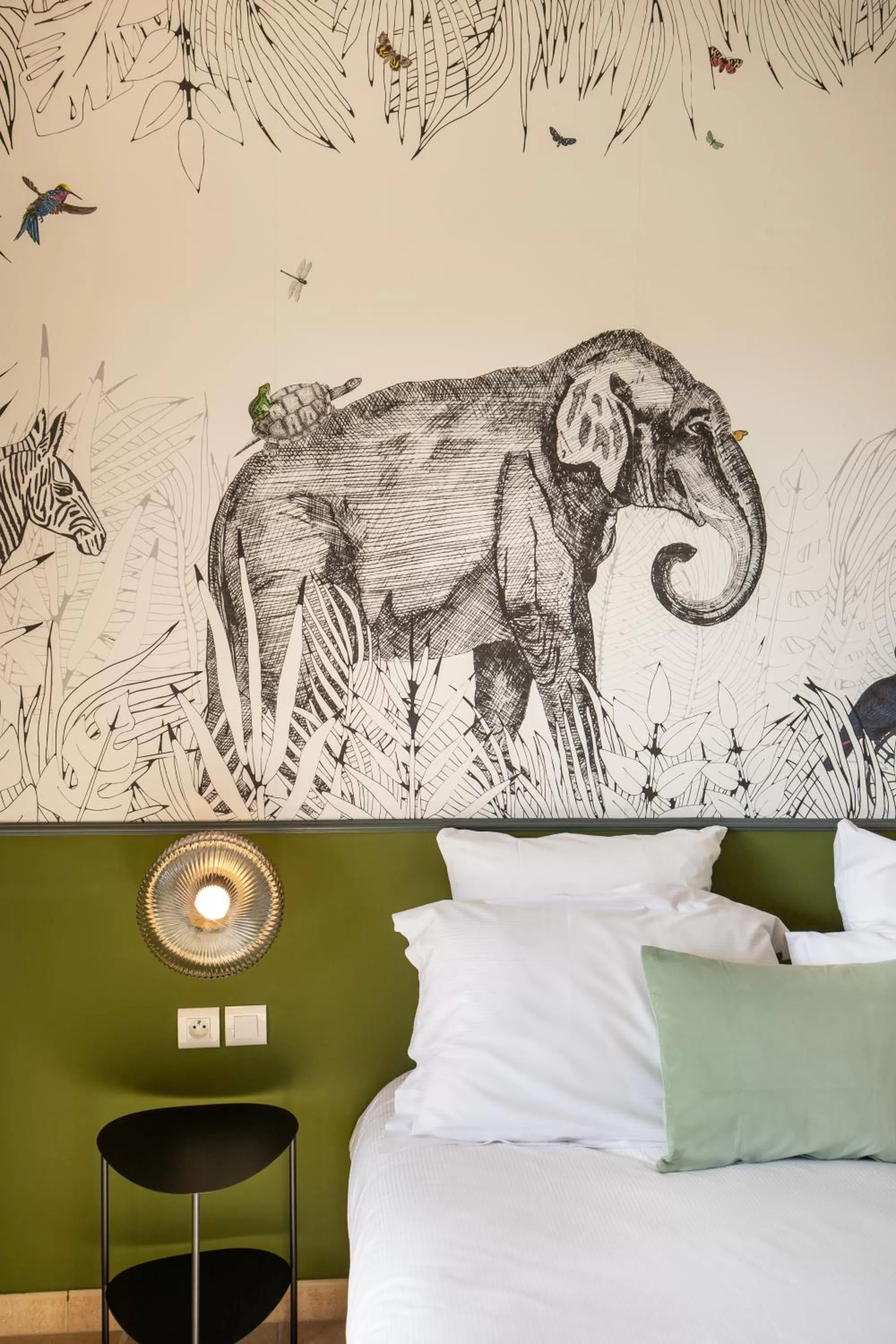 Decorative detail, Bed in Hôtel La Perna