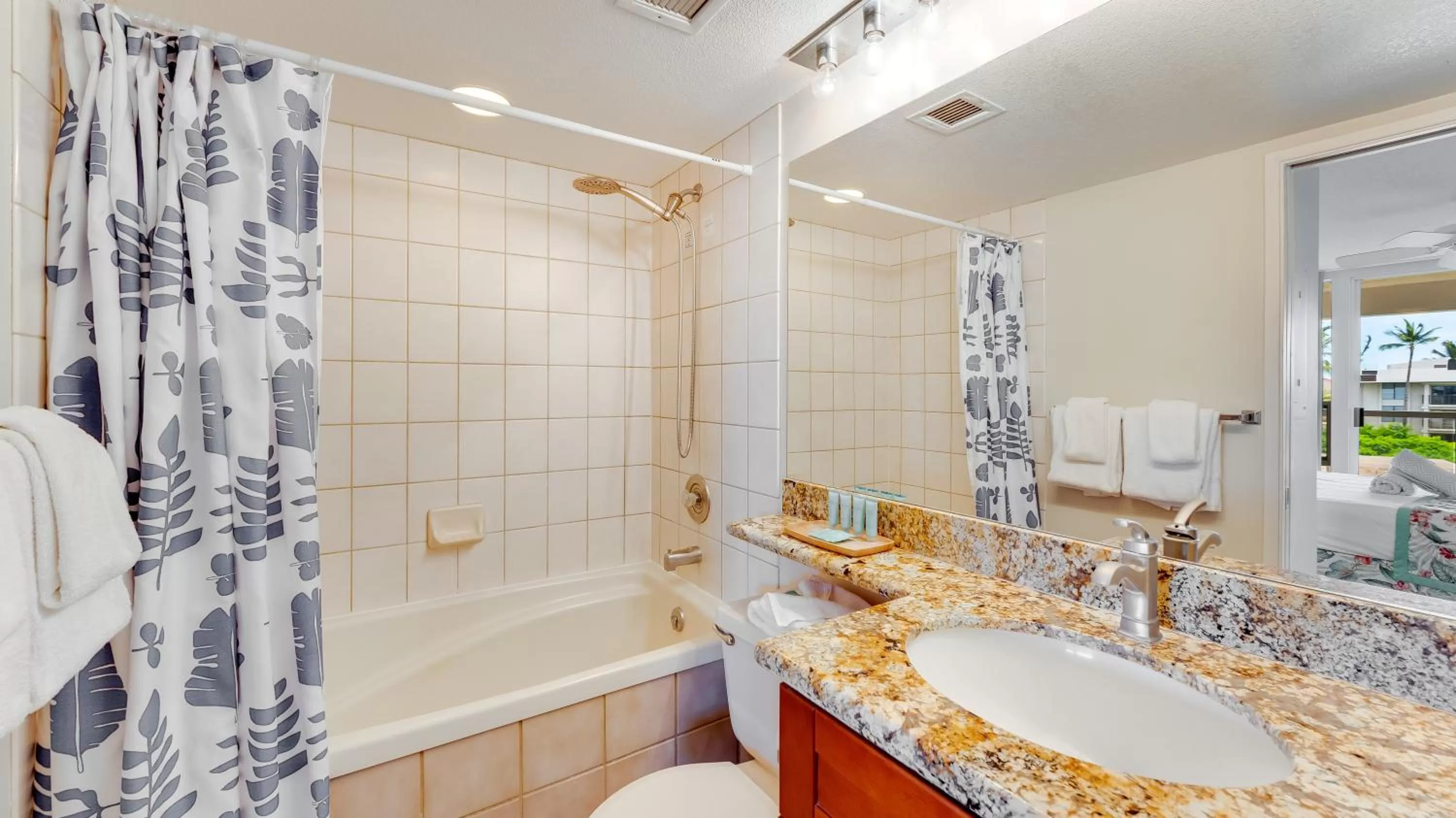 Bathroom in Castle Maui Banyan