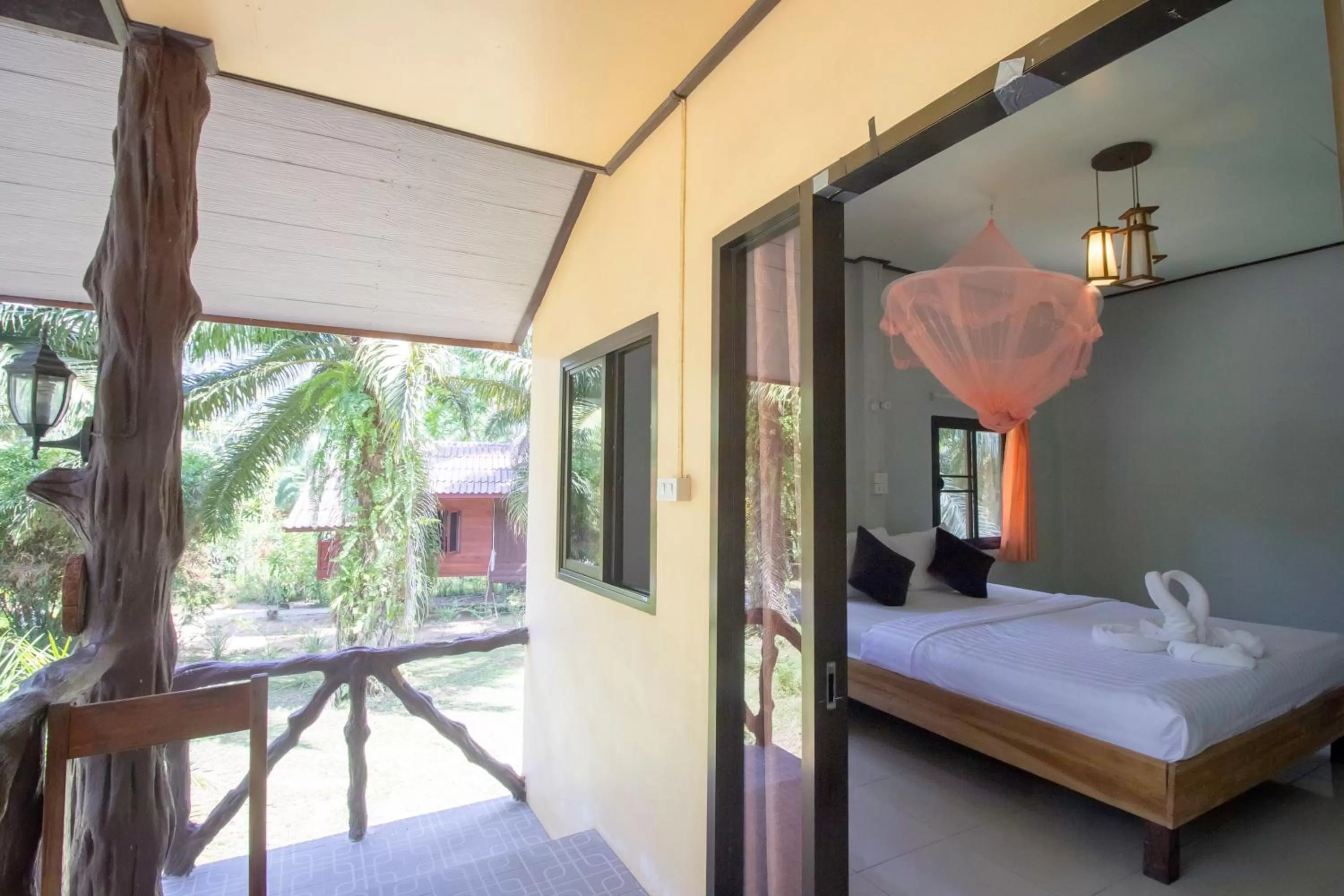 Balcony/Terrace, Bed in Khao Sok Palmview Resort