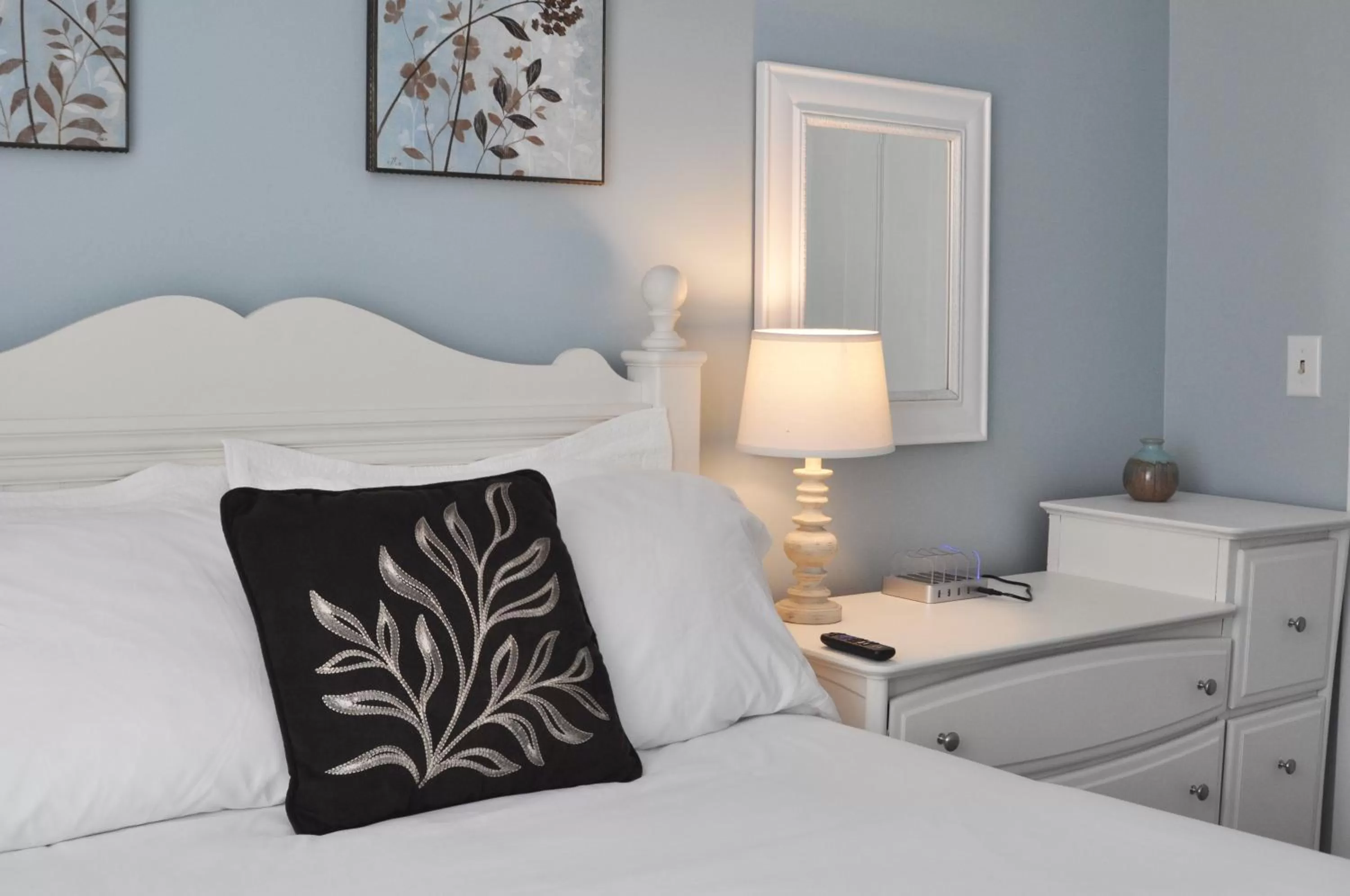 Bedroom, Bed in The Doctor's Inn