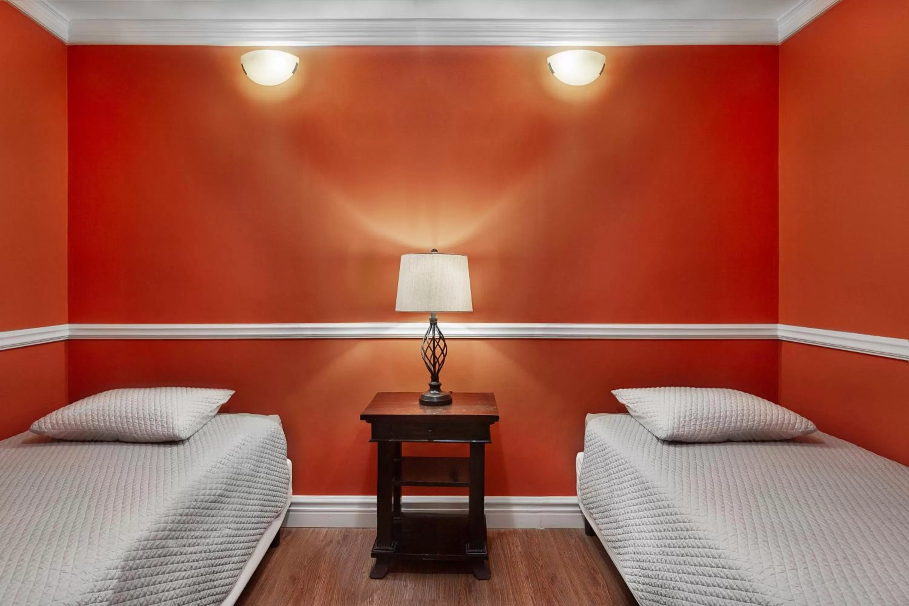 Bedroom, Bed in Hotel la Perla Leon