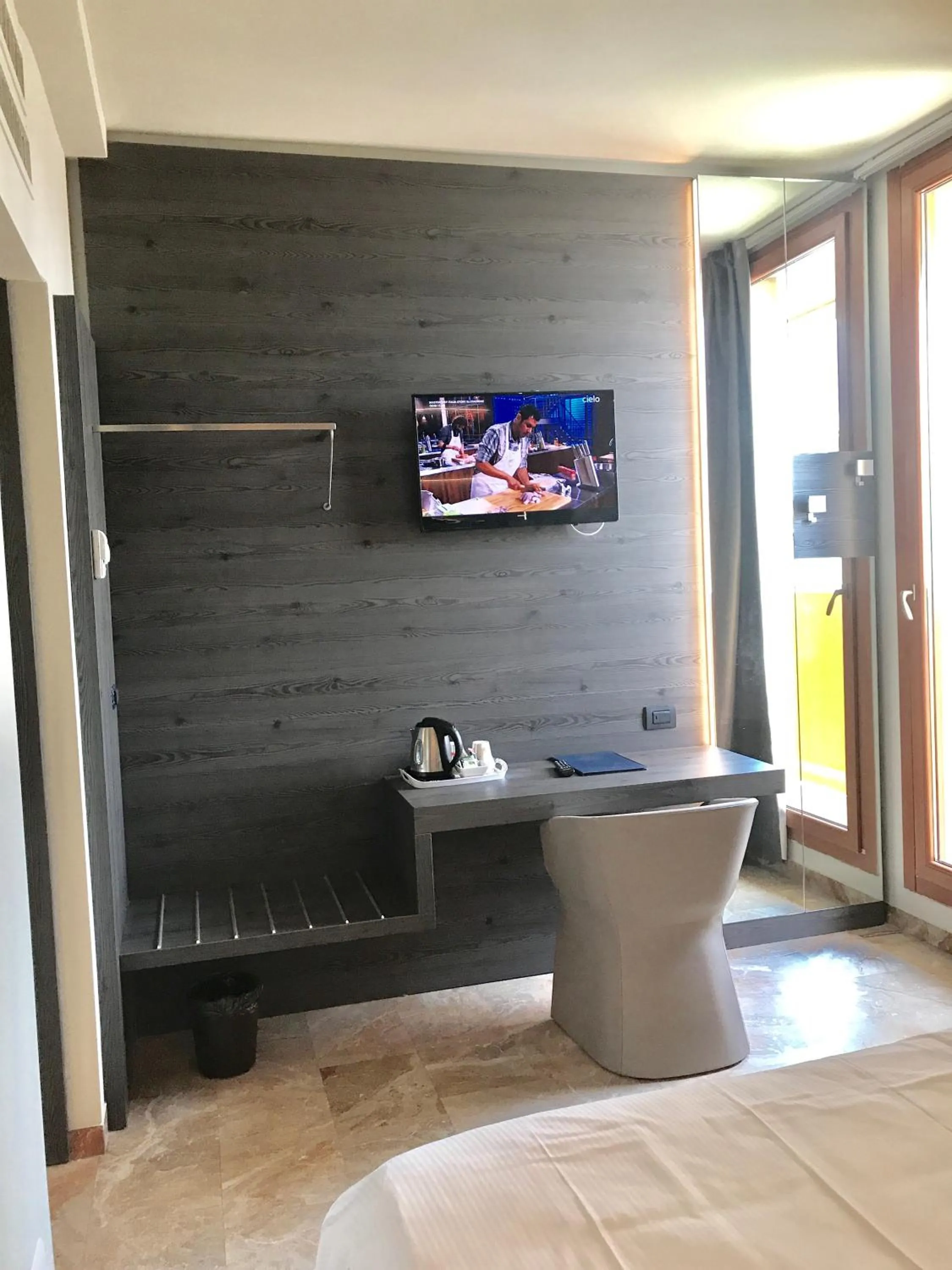 Bedroom, Bed in Canova Hotel