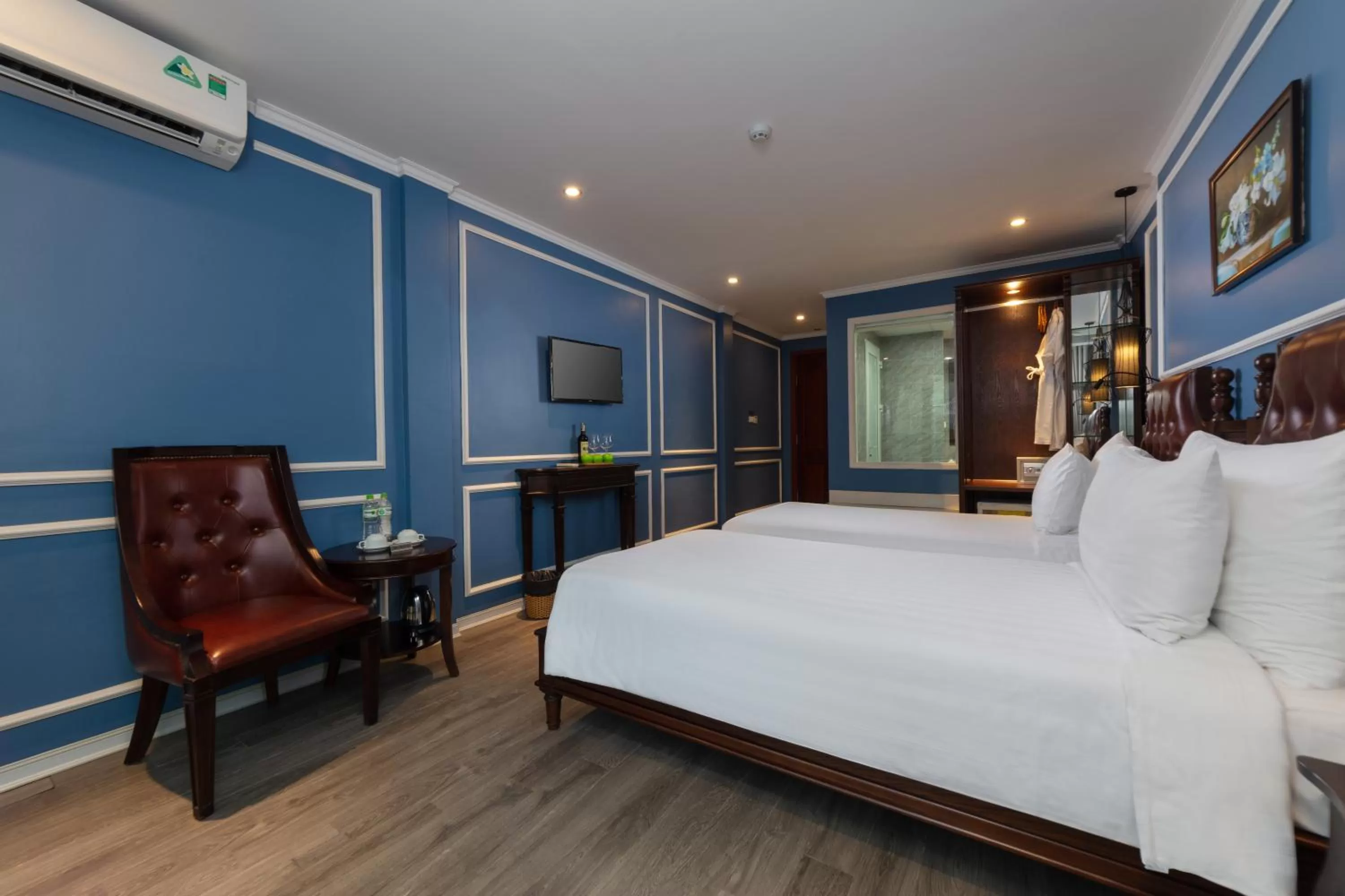 Photo of the whole room, Bed in Suddha Boutique Hotel