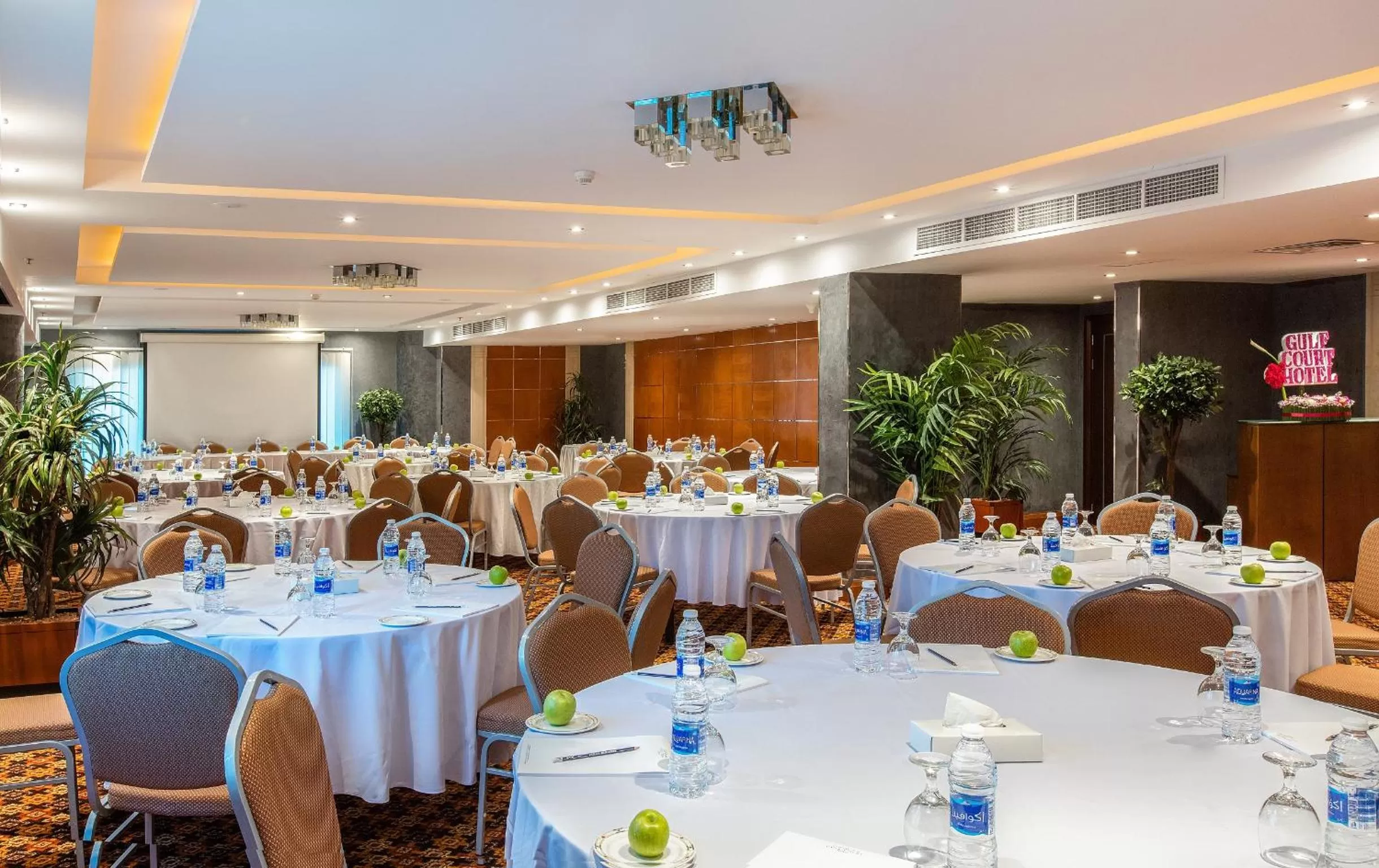 Restaurant/places to eat in Gulf Court Hotel