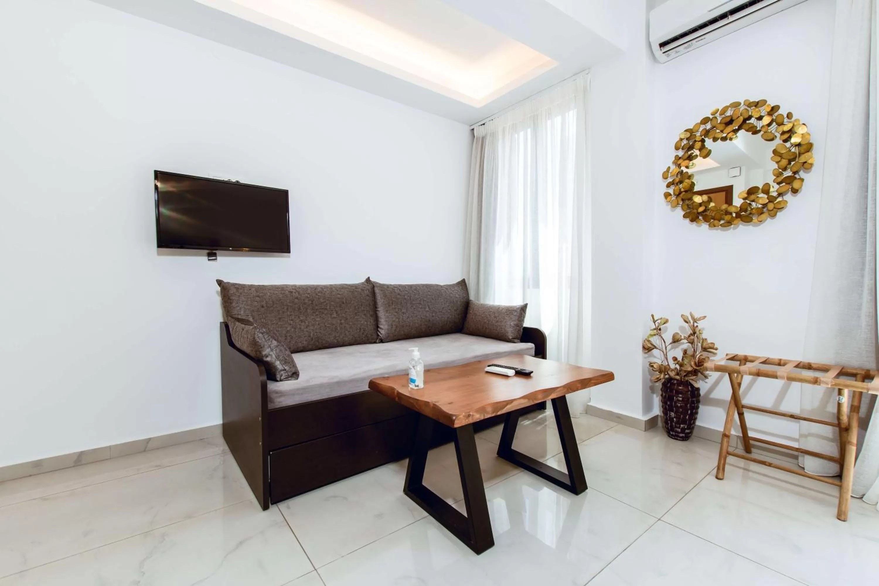 TV and multimedia in Deluxe Suites