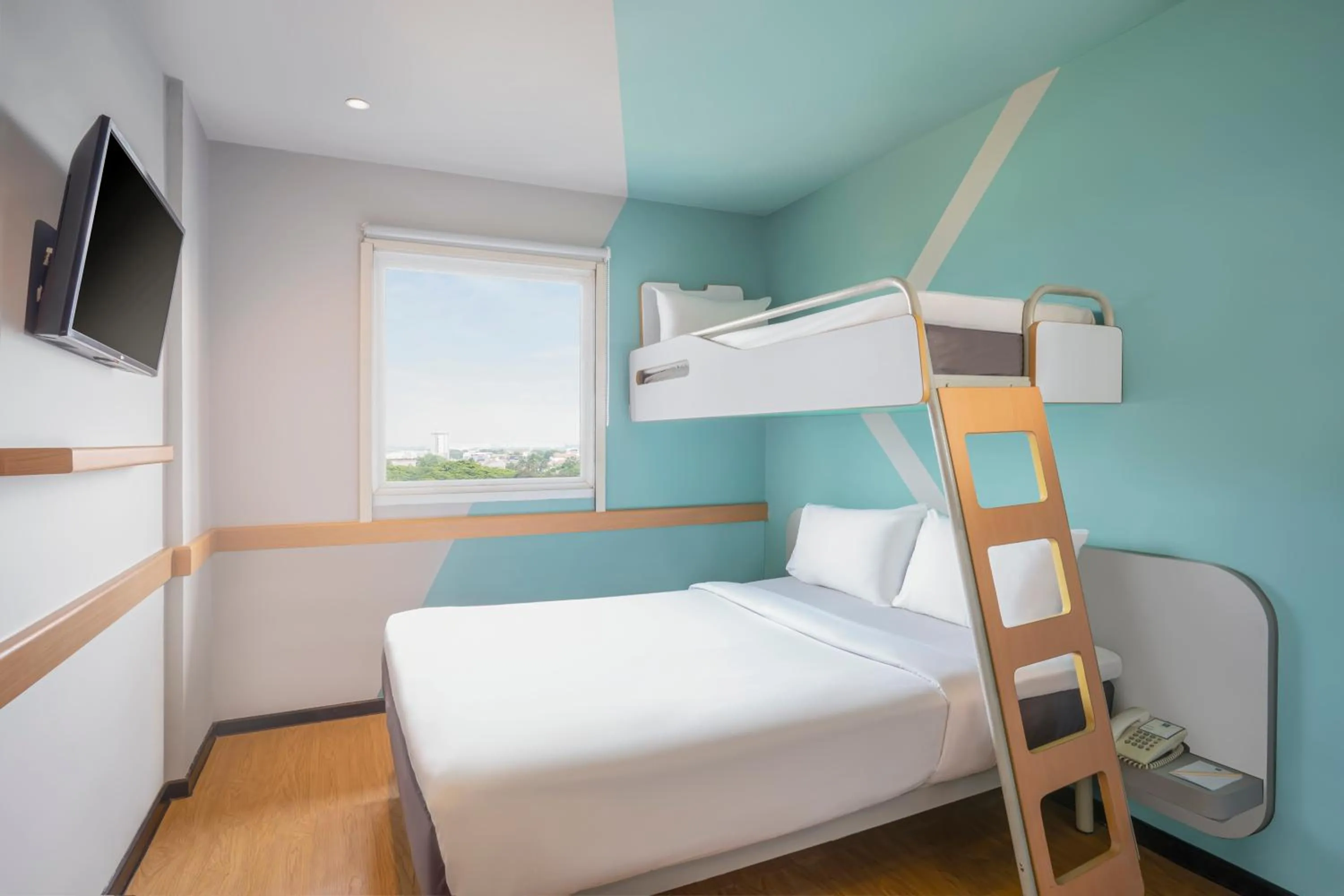 Bed in Ibis Budget Jakarta Airport