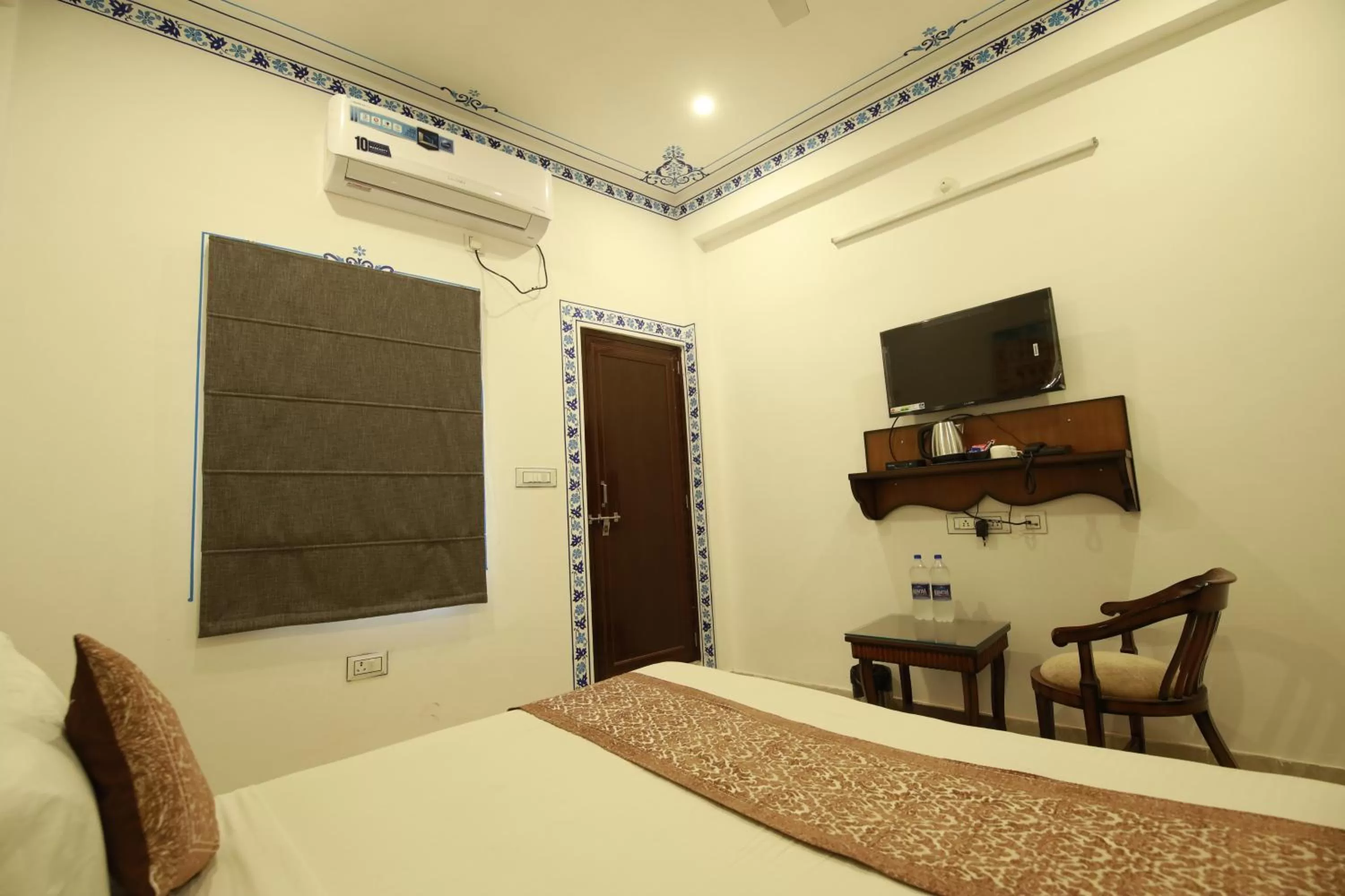 air conditioner in Hotel Casa by the lake