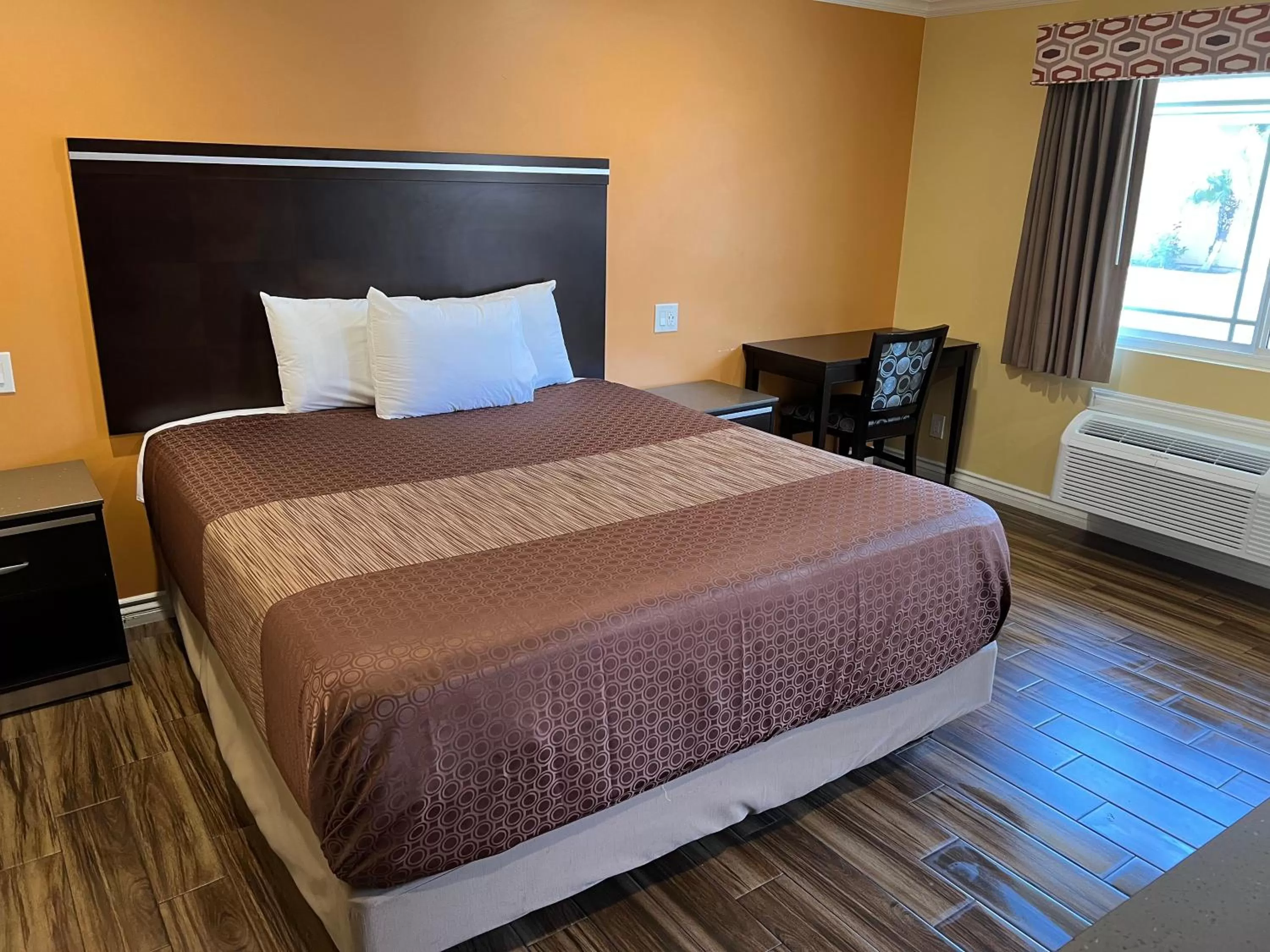 Bedroom, Bed in Walnut Inn & Suites West Covina