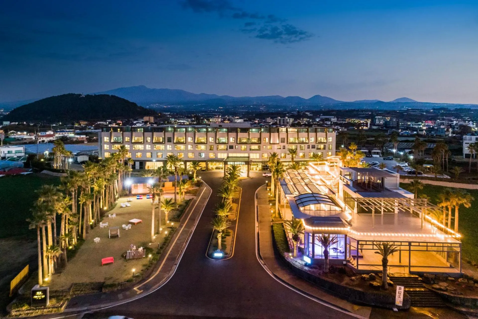 Night in Uni Hotel Jeju