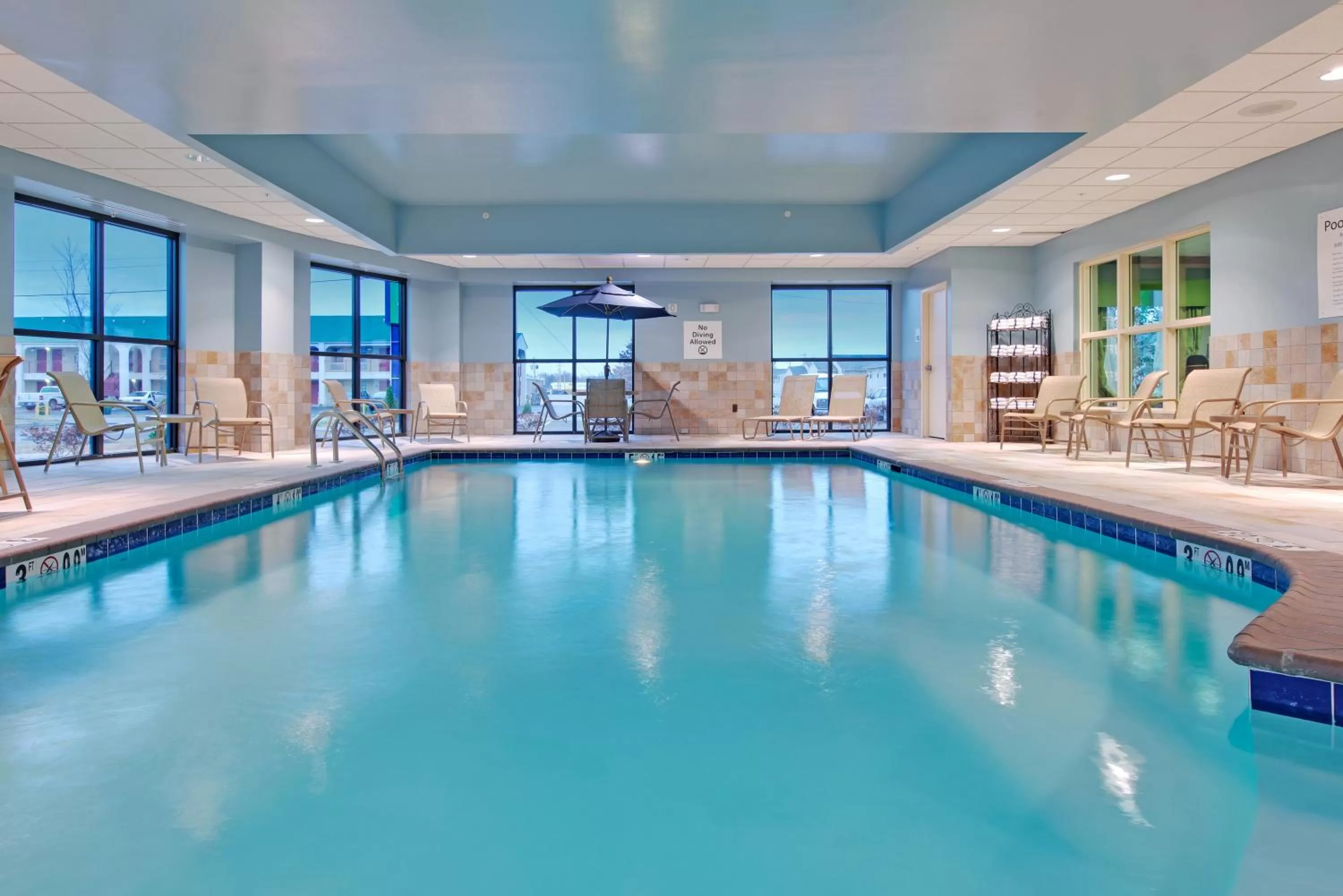 Swimming pool in Holiday Inn Express & Suites Covington by IHG
