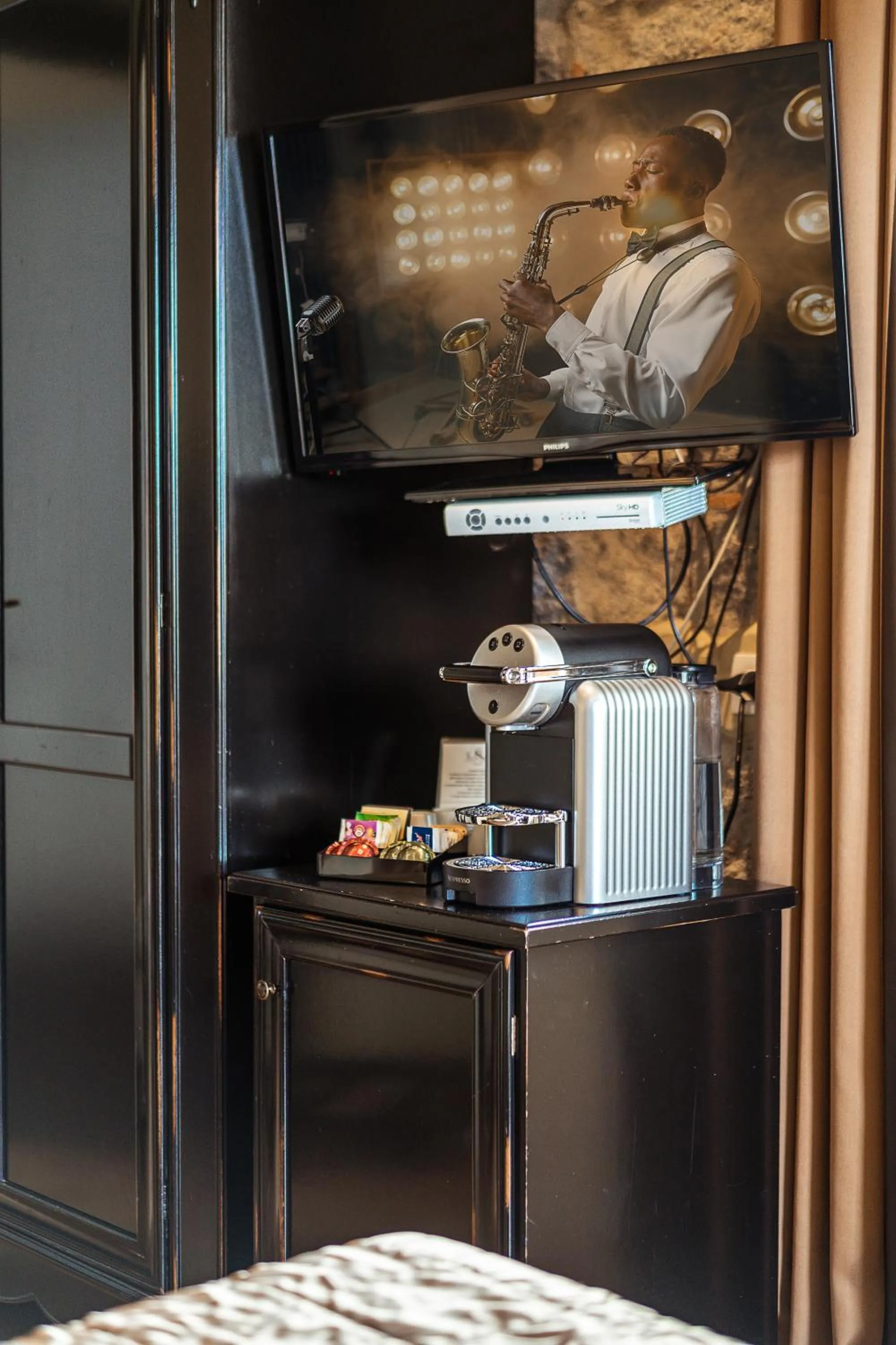 TV and multimedia in La Locanda Del Conte Mameli - Boutique Hotel & Suite SPA