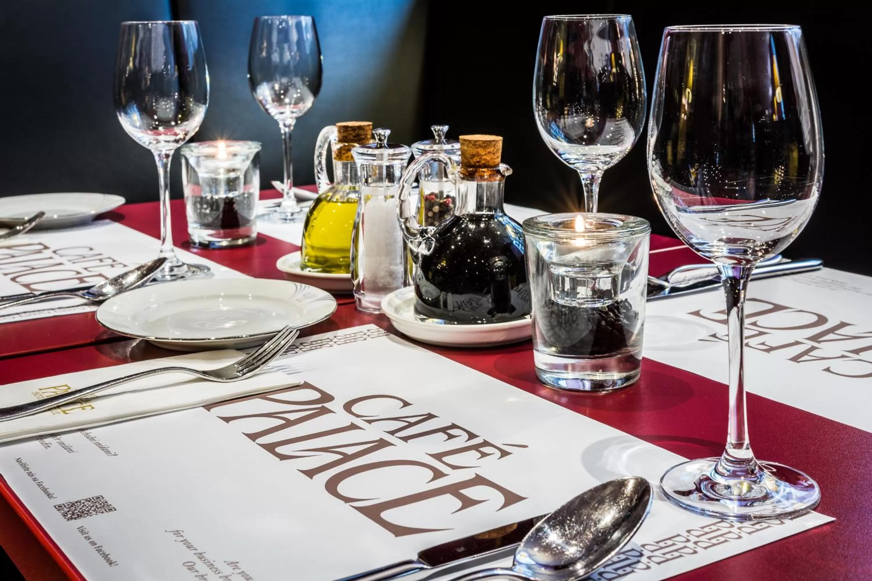 Restaurant/places to eat in Art Nouveau Palace Hotel