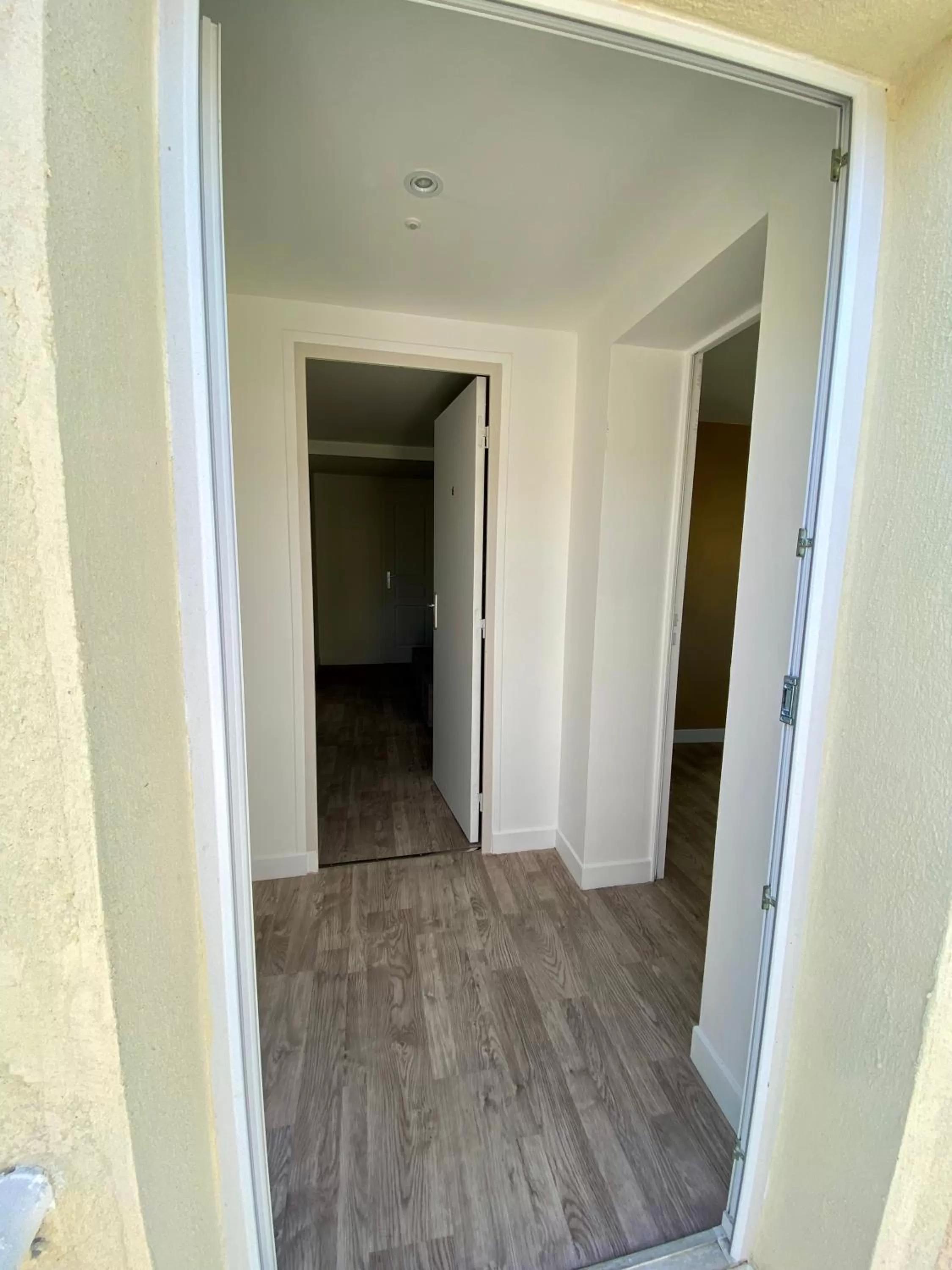 Property building in Bienvenue chez vous, Déplacement Pro