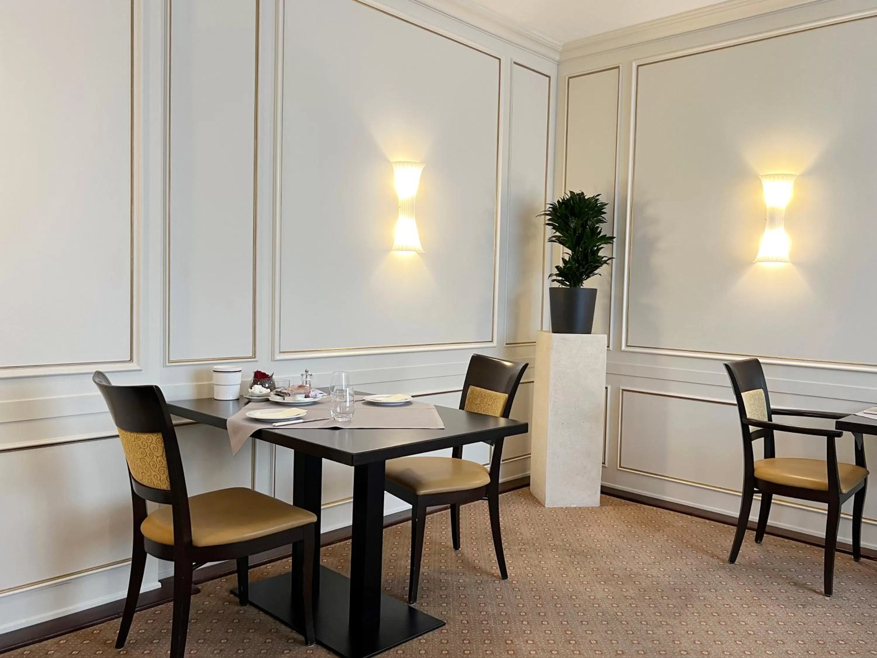 Restaurant/places to eat in Hotel Kühler Krug