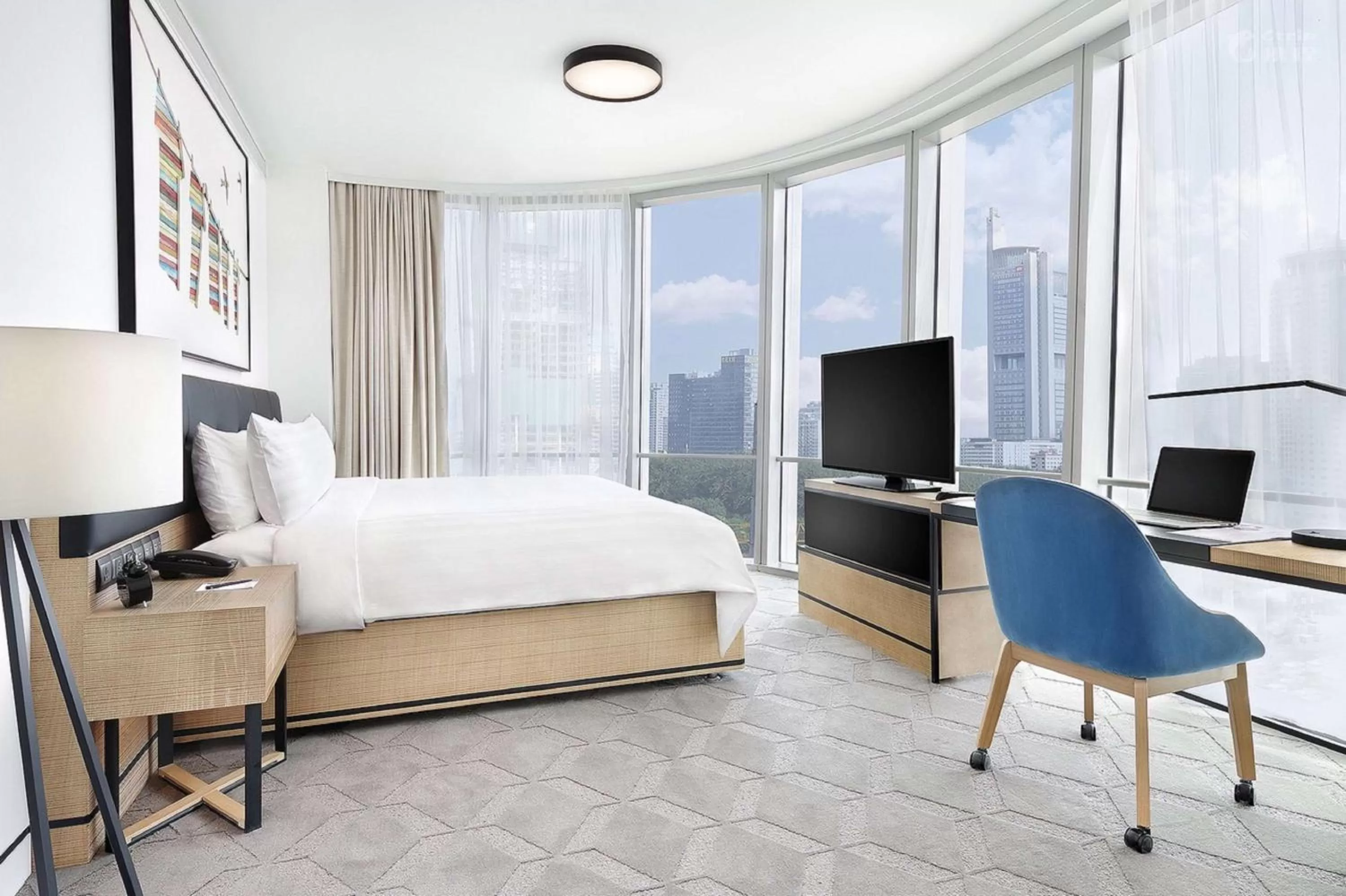 Photo of the whole room, Bed in JEN Beijing by Shangri-La